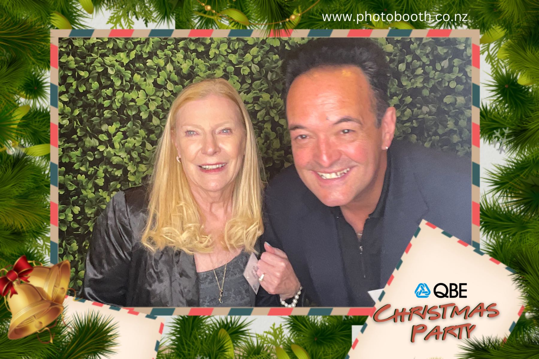 QBE Staff Christmas Party | View more photos from the event at gallery.photobooth.co.nz/u/SelfieCentral/QBE-Staff-Christmas-Party