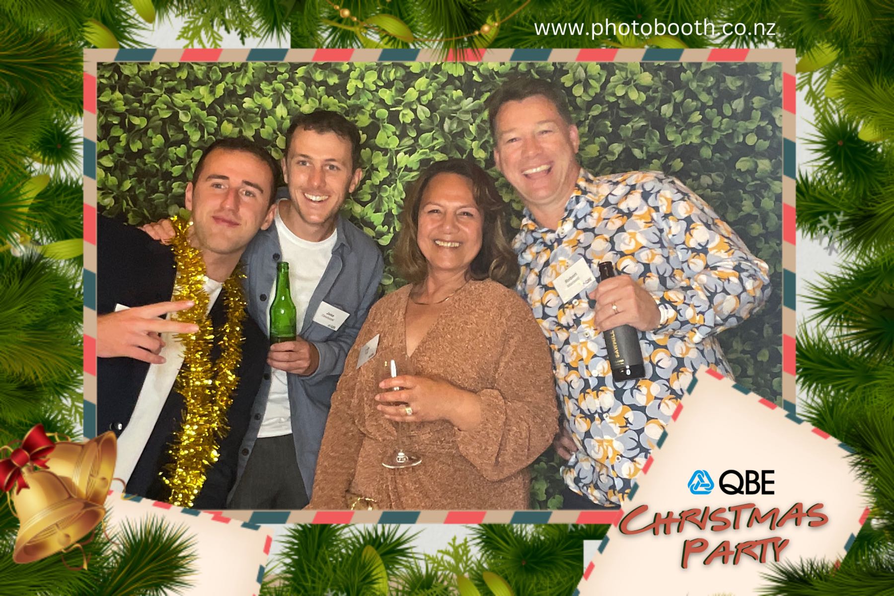 QBE Staff Christmas Party | View more photos from the event at gallery.photobooth.co.nz/u/SelfieCentral/QBE-Staff-Christmas-Party