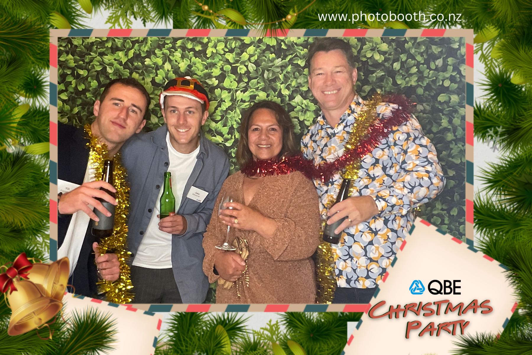 QBE Staff Christmas Party | View more photos from the event at gallery.photobooth.co.nz/u/SelfieCentral/QBE-Staff-Christmas-Party