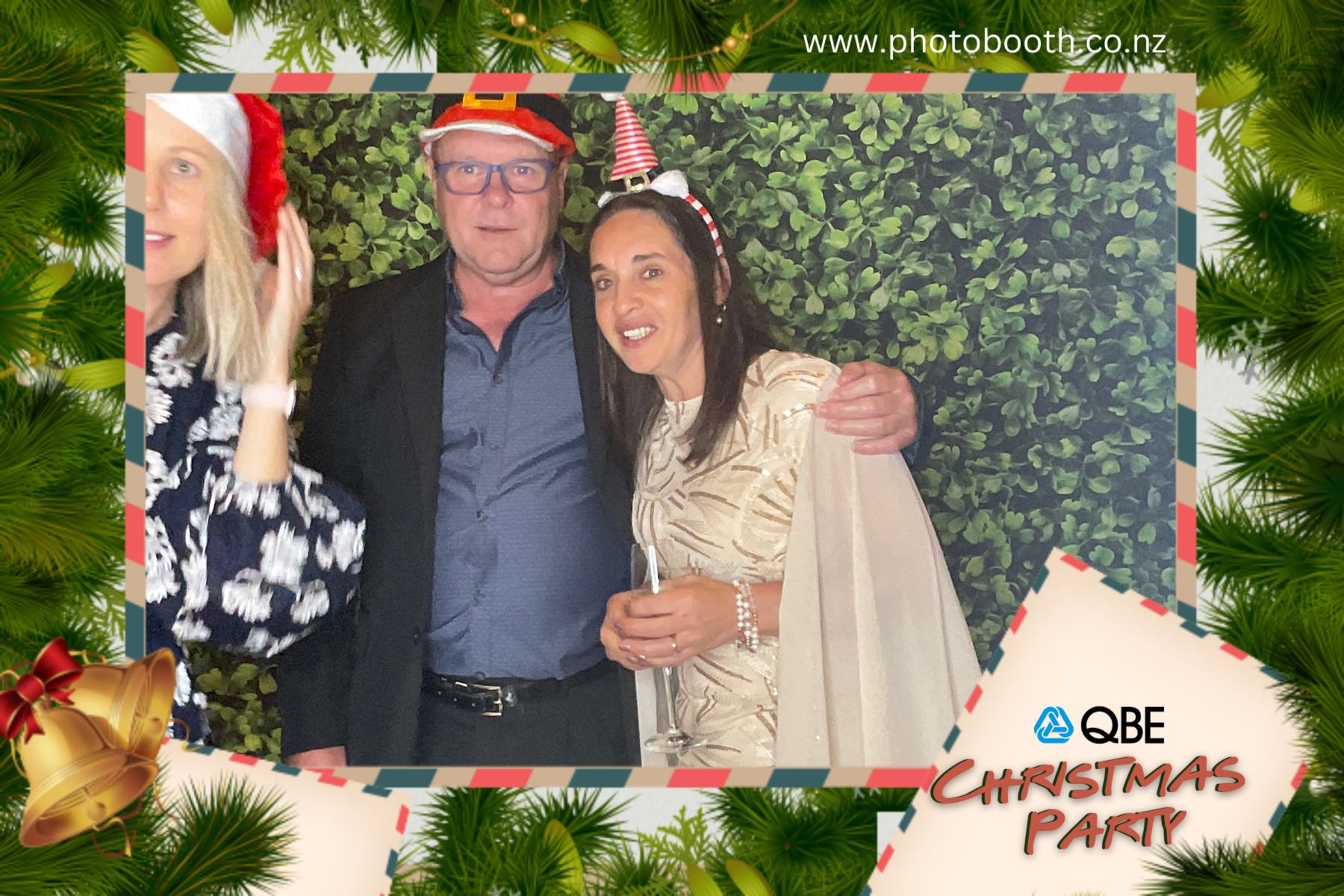 QBE Staff Christmas Party | View more photos from the event at gallery.photobooth.co.nz/u/SelfieCentral/QBE-Staff-Christmas-Party