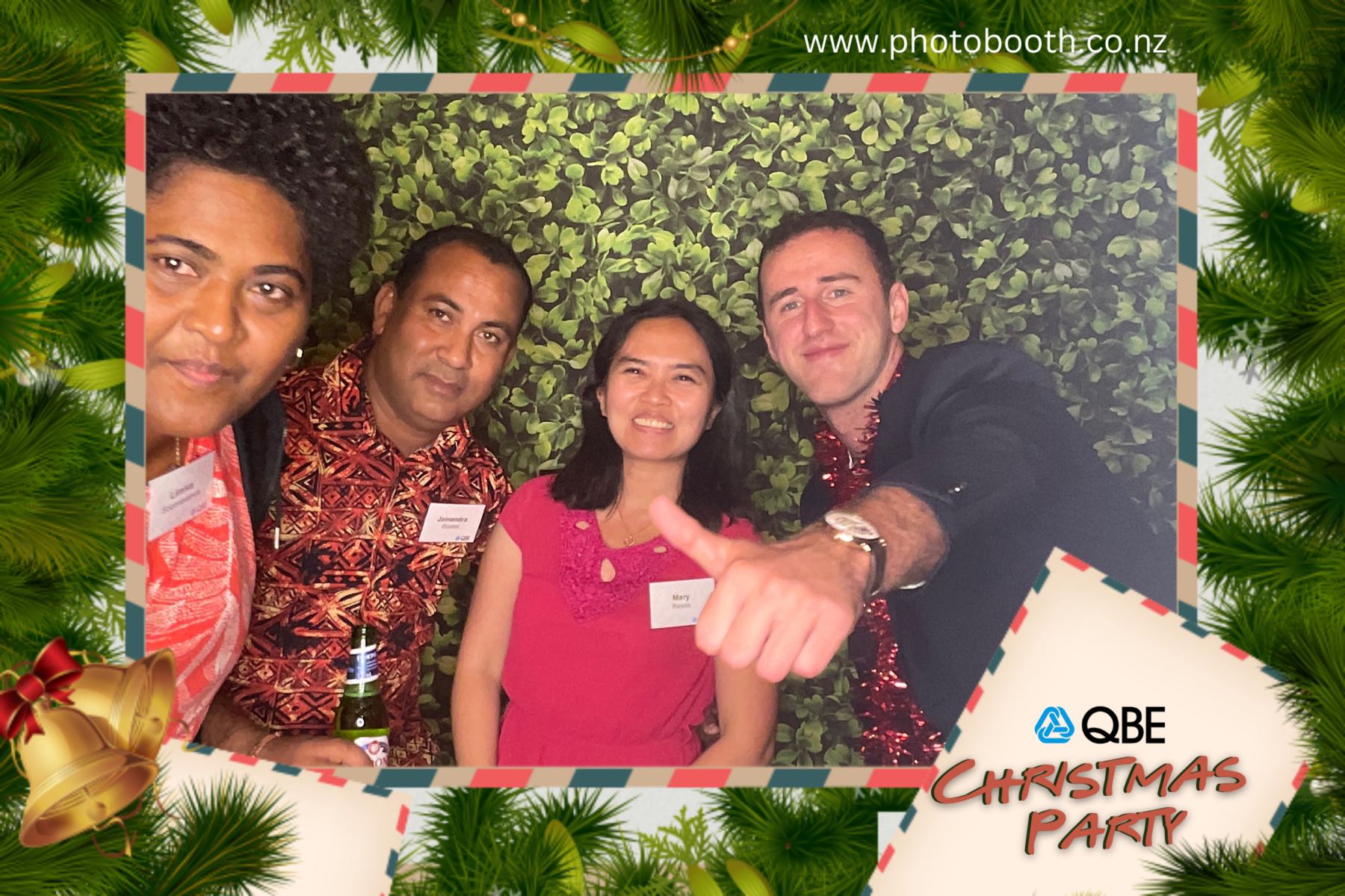 QBE Staff Christmas Party | View more photos from the event at gallery.photobooth.co.nz/u/SelfieCentral/QBE-Staff-Christmas-Party