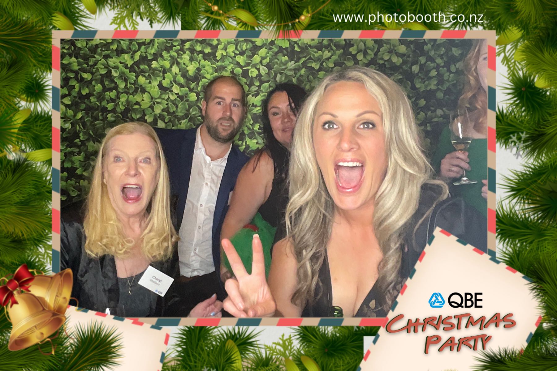 QBE Staff Christmas Party | View more photos from the event at gallery.photobooth.co.nz/u/SelfieCentral/QBE-Staff-Christmas-Party