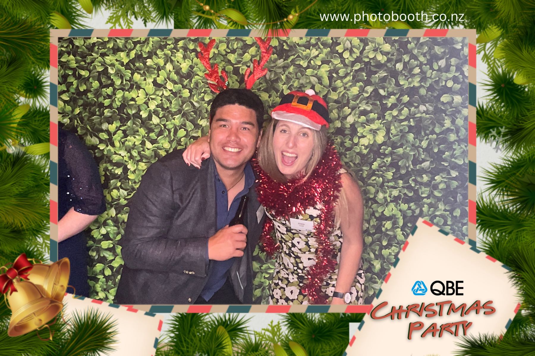 QBE Staff Christmas Party | View more photos from the event at gallery.photobooth.co.nz/u/SelfieCentral/QBE-Staff-Christmas-Party