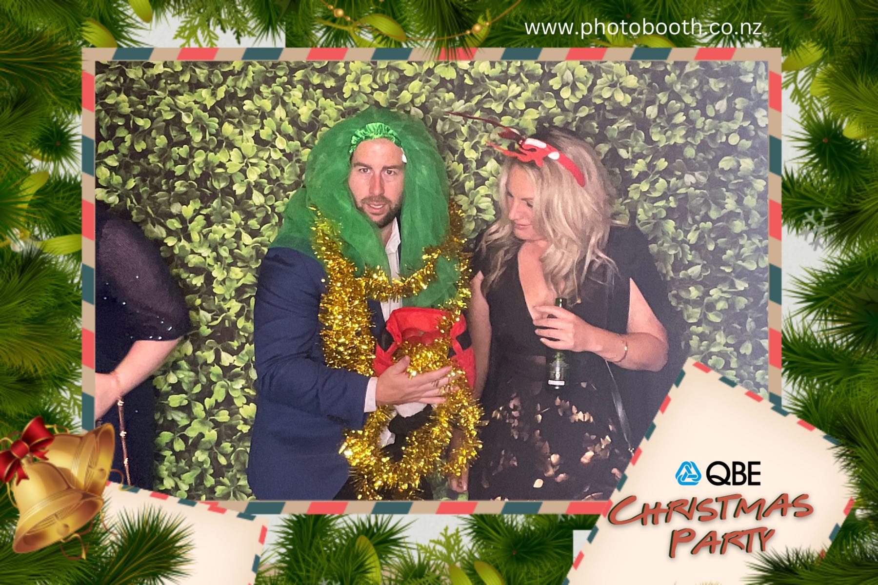 QBE Staff Christmas Party | View more photos from the event at gallery.photobooth.co.nz/u/SelfieCentral/QBE-Staff-Christmas-Party