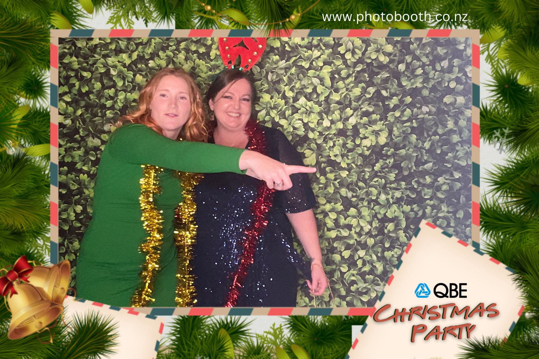 QBE Staff Christmas Party | View more photos from the event at gallery.photobooth.co.nz/u/SelfieCentral/QBE-Staff-Christmas-Party