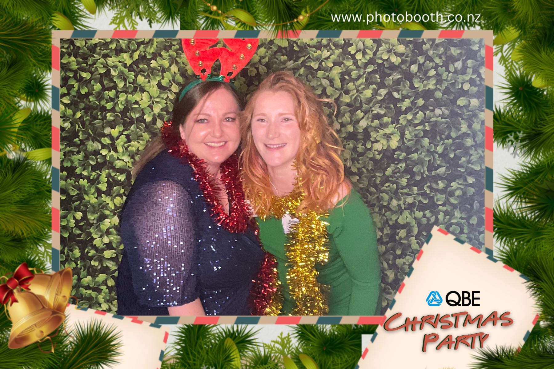 QBE Staff Christmas Party | View more photos from the event at gallery.photobooth.co.nz/u/SelfieCentral/QBE-Staff-Christmas-Party