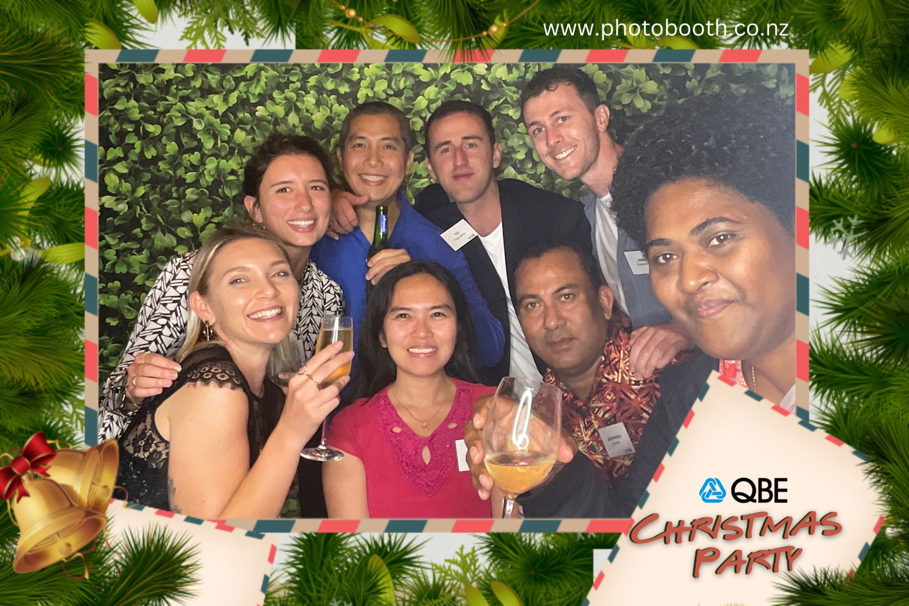 QBE Staff Christmas Party | View more photos from the event at gallery.photobooth.co.nz/u/SelfieCentral/QBE-Staff-Christmas-Party