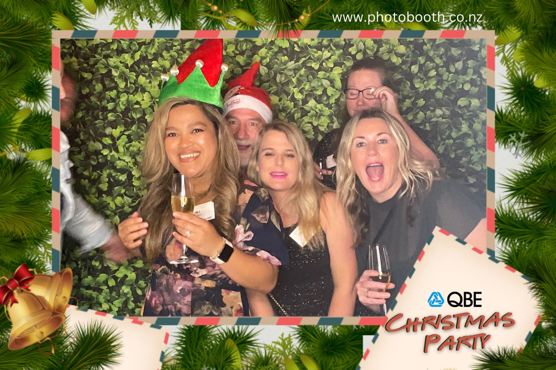 QBE Staff Christmas Party | View more photos from the event at gallery.photobooth.co.nz/u/SelfieCentral/QBE-Staff-Christmas-Party