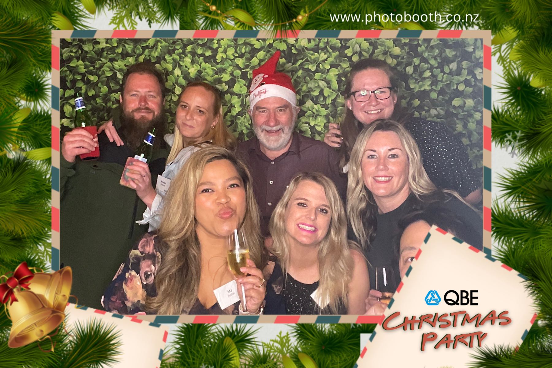 QBE Staff Christmas Party | View more photos from the event at gallery.photobooth.co.nz/u/SelfieCentral/QBE-Staff-Christmas-Party