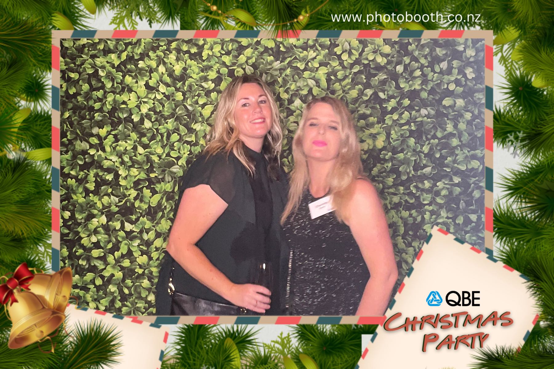 QBE Staff Christmas Party | View more photos from the event at gallery.photobooth.co.nz/u/SelfieCentral/QBE-Staff-Christmas-Party