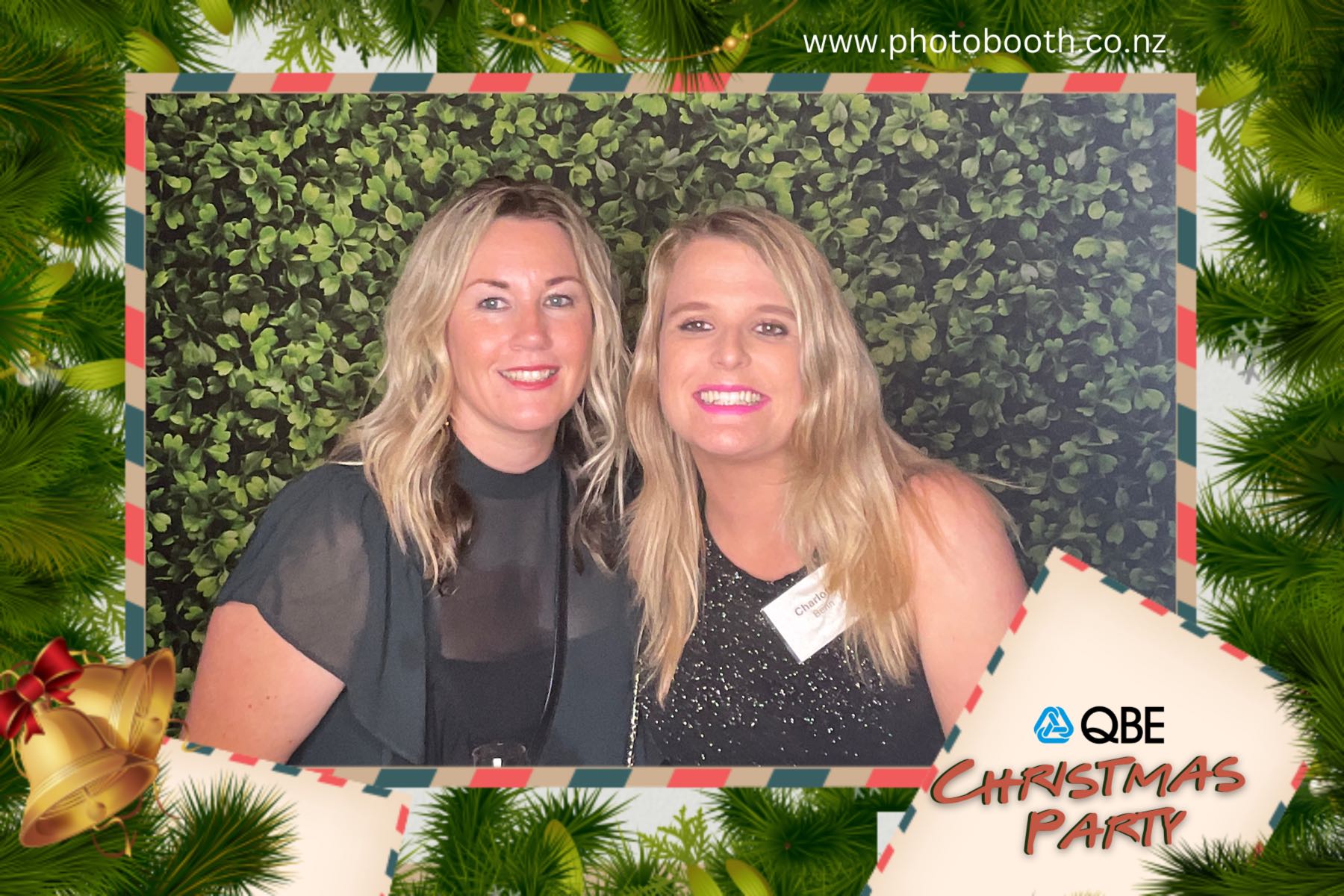 QBE Staff Christmas Party | View more photos from the event at gallery.photobooth.co.nz/u/SelfieCentral/QBE-Staff-Christmas-Party