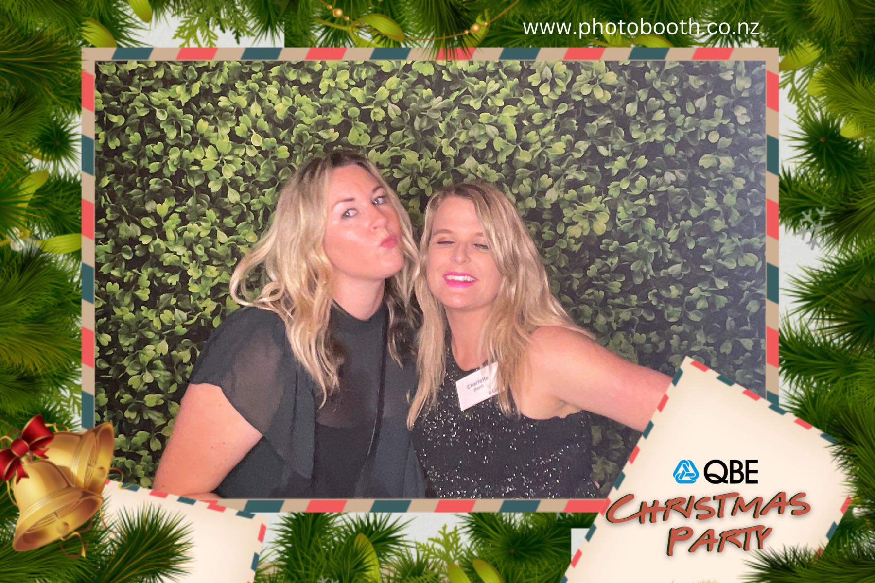 QBE Staff Christmas Party | View more photos from the event at gallery.photobooth.co.nz/u/SelfieCentral/QBE-Staff-Christmas-Party