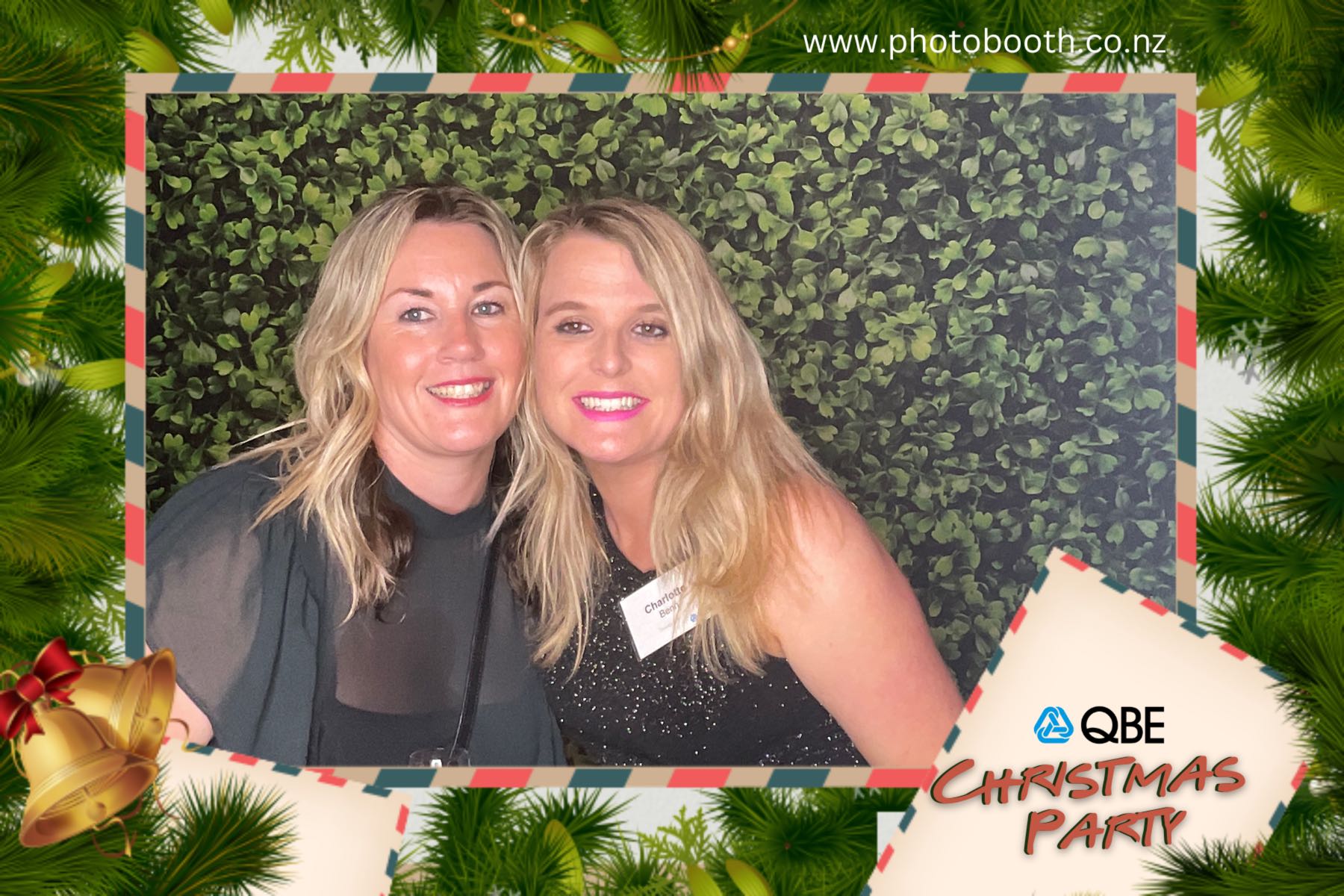QBE Staff Christmas Party | View more photos from the event at gallery.photobooth.co.nz/u/SelfieCentral/QBE-Staff-Christmas-Party