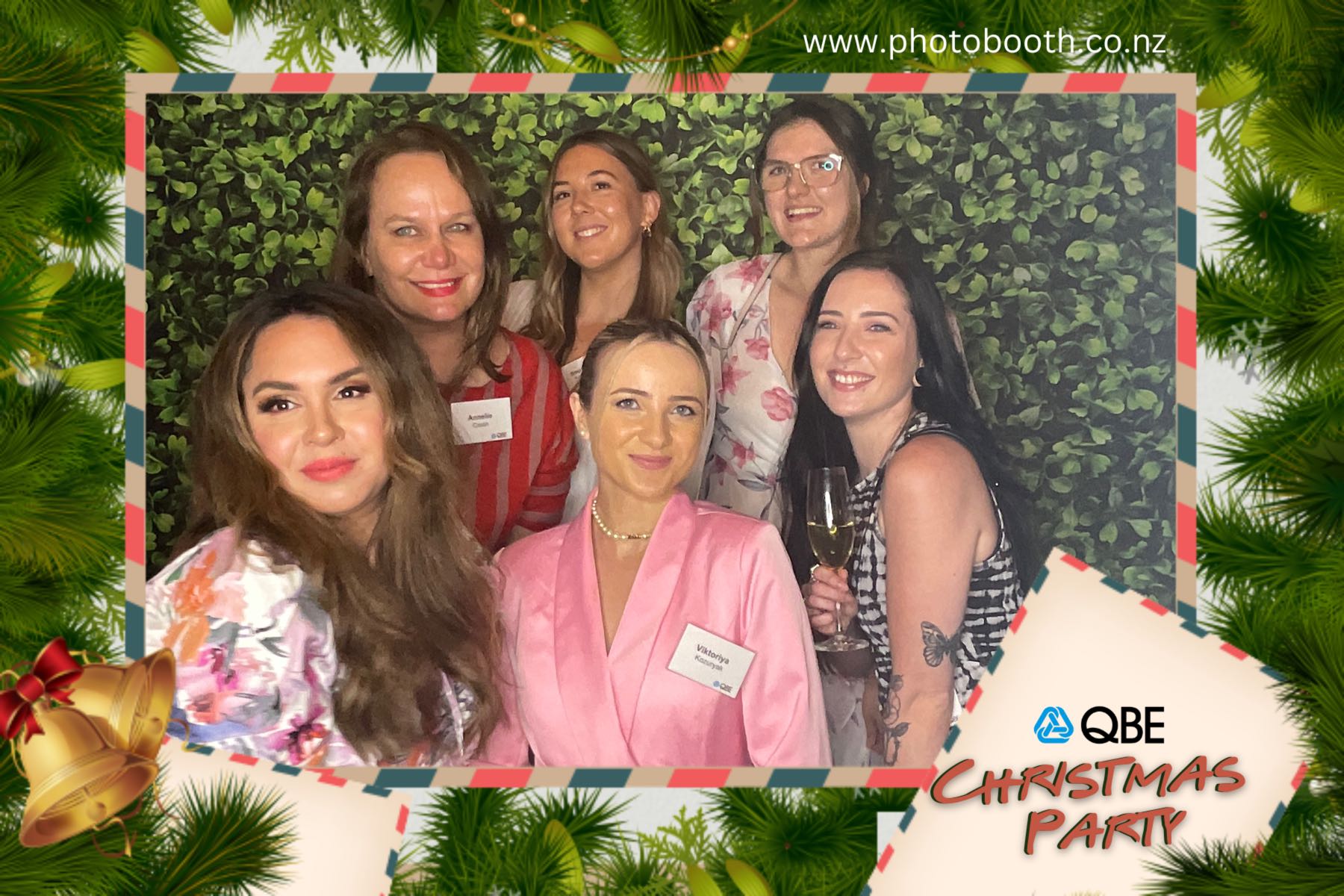 QBE Staff Christmas Party | View more photos from the event at gallery.photobooth.co.nz/u/SelfieCentral/QBE-Staff-Christmas-Party