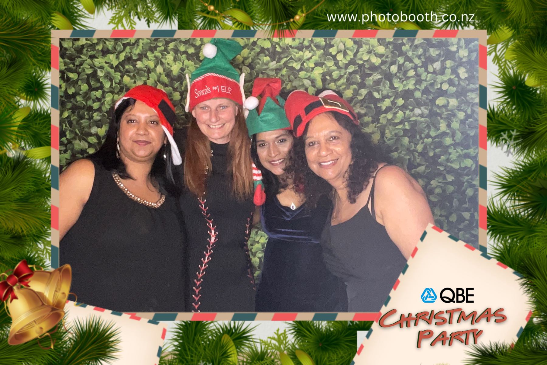 QBE Staff Christmas Party | View more photos from the event at gallery.photobooth.co.nz/u/SelfieCentral/QBE-Staff-Christmas-Party