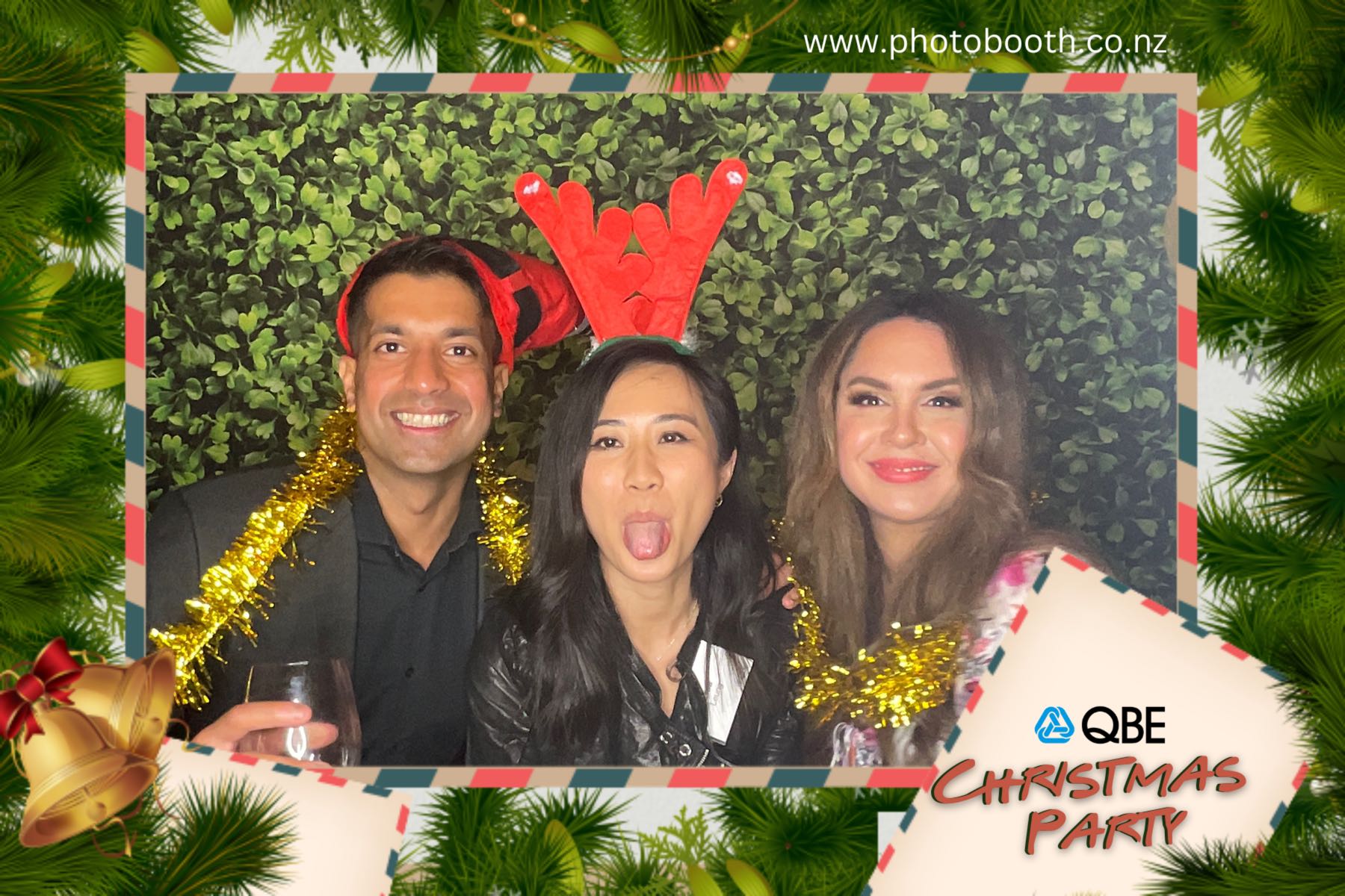 QBE Staff Christmas Party | View more photos from the event at gallery.photobooth.co.nz/u/SelfieCentral/QBE-Staff-Christmas-Party