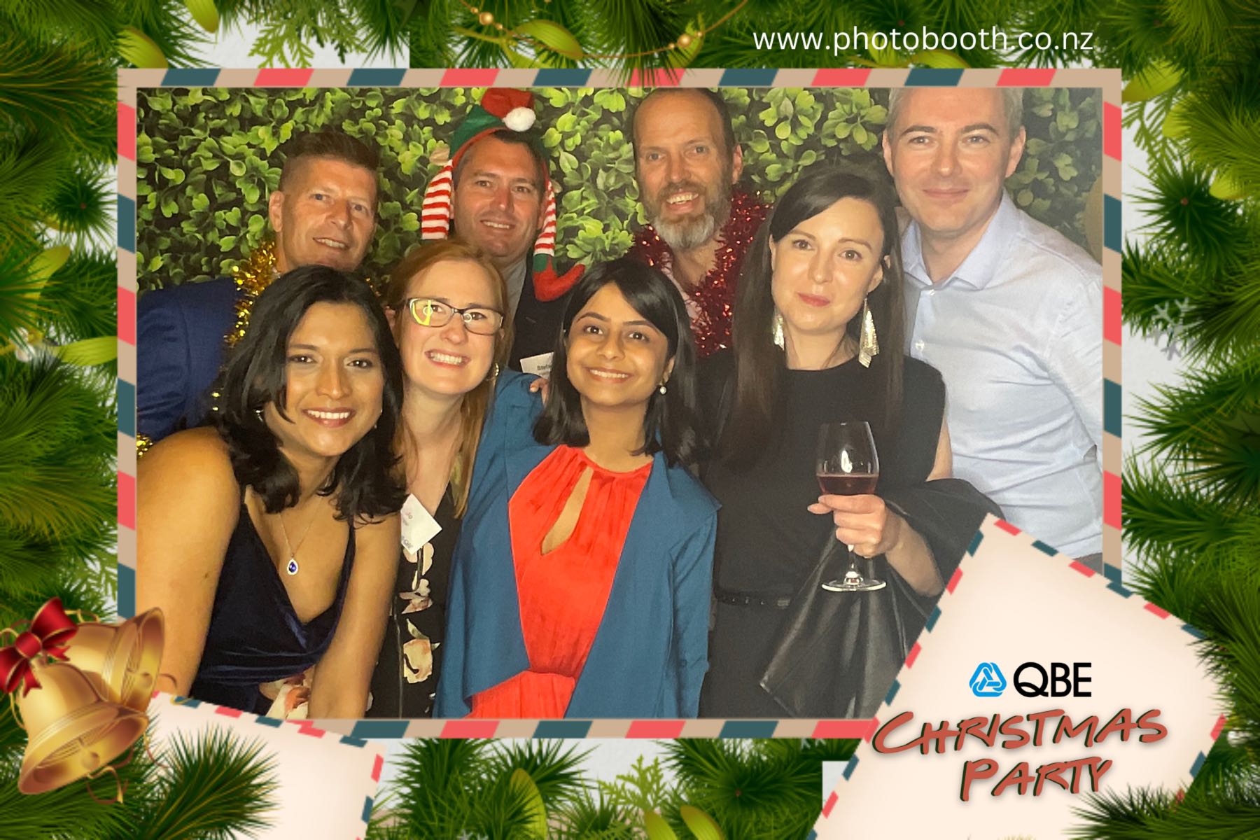 QBE Staff Christmas Party | View more photos from the event at gallery.photobooth.co.nz/u/SelfieCentral/QBE-Staff-Christmas-Party