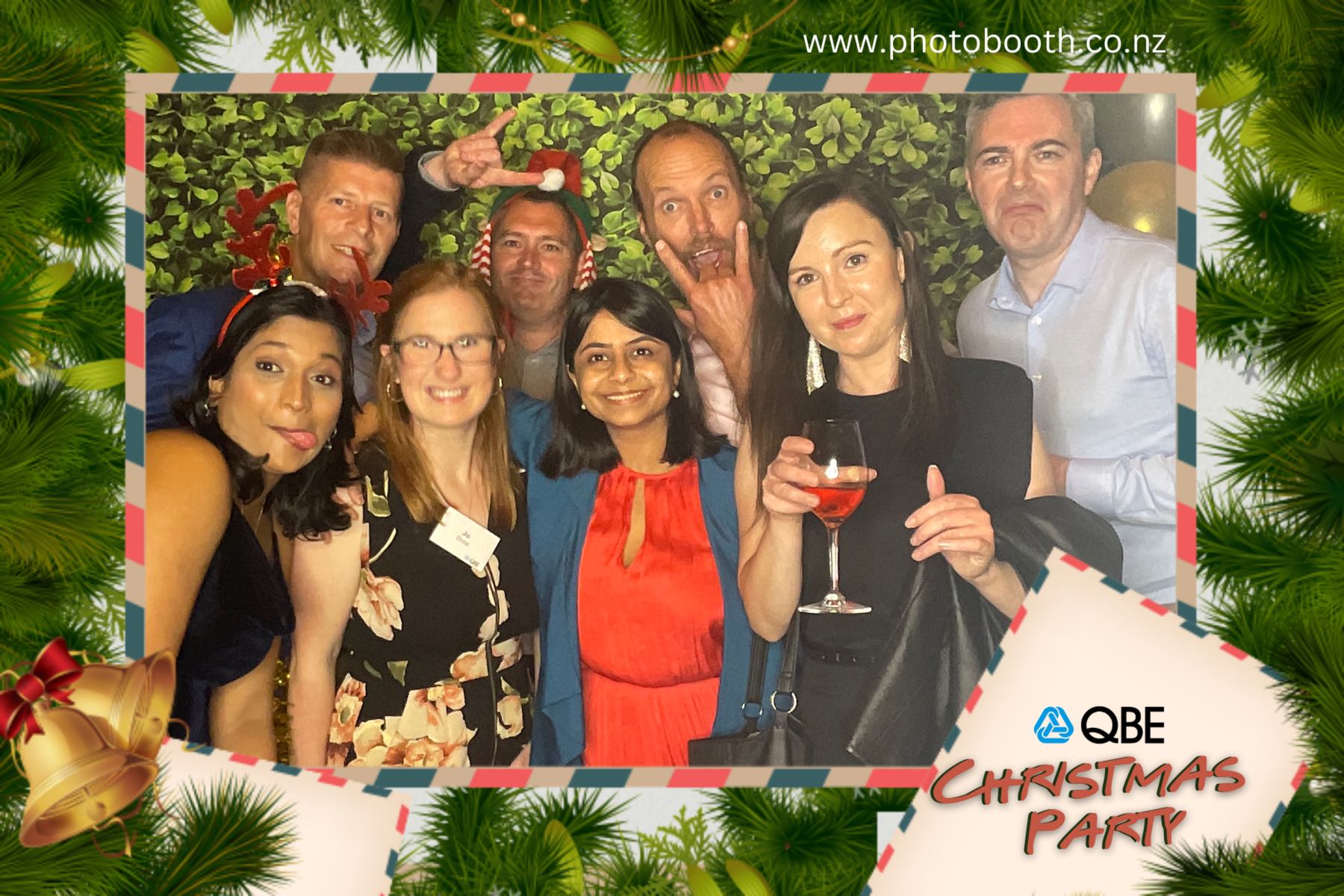 QBE Staff Christmas Party | View more photos from the event at gallery.photobooth.co.nz/u/SelfieCentral/QBE-Staff-Christmas-Party