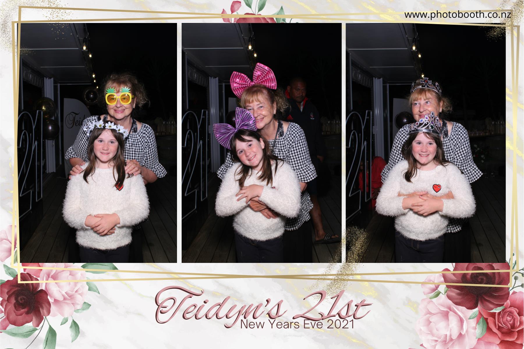 Teidyn's 21st | View more photos from the event at gallery.photobooth.co.nz/u/SelfieCentral/Teidyns-21st