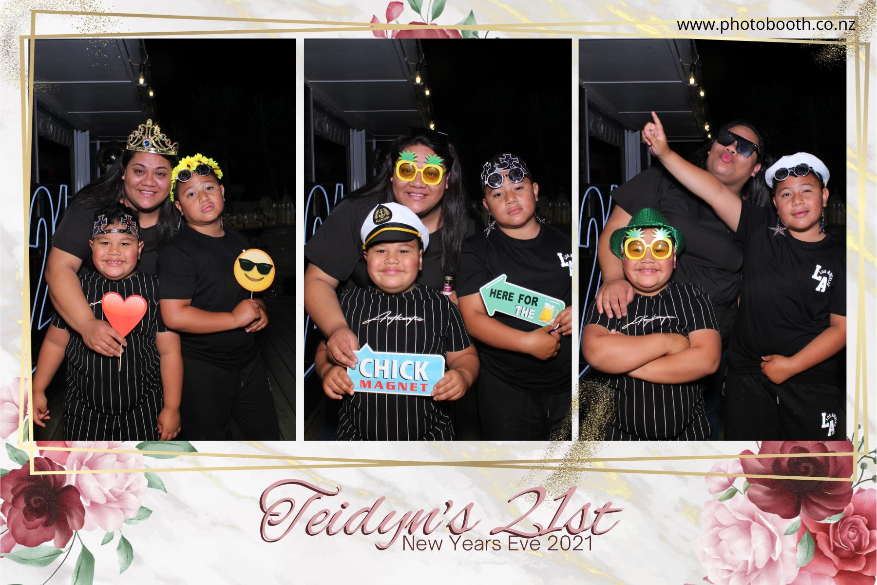 Teidyn's 21st | View more photos from the event at gallery.photobooth.co.nz/u/SelfieCentral/Teidyns-21st