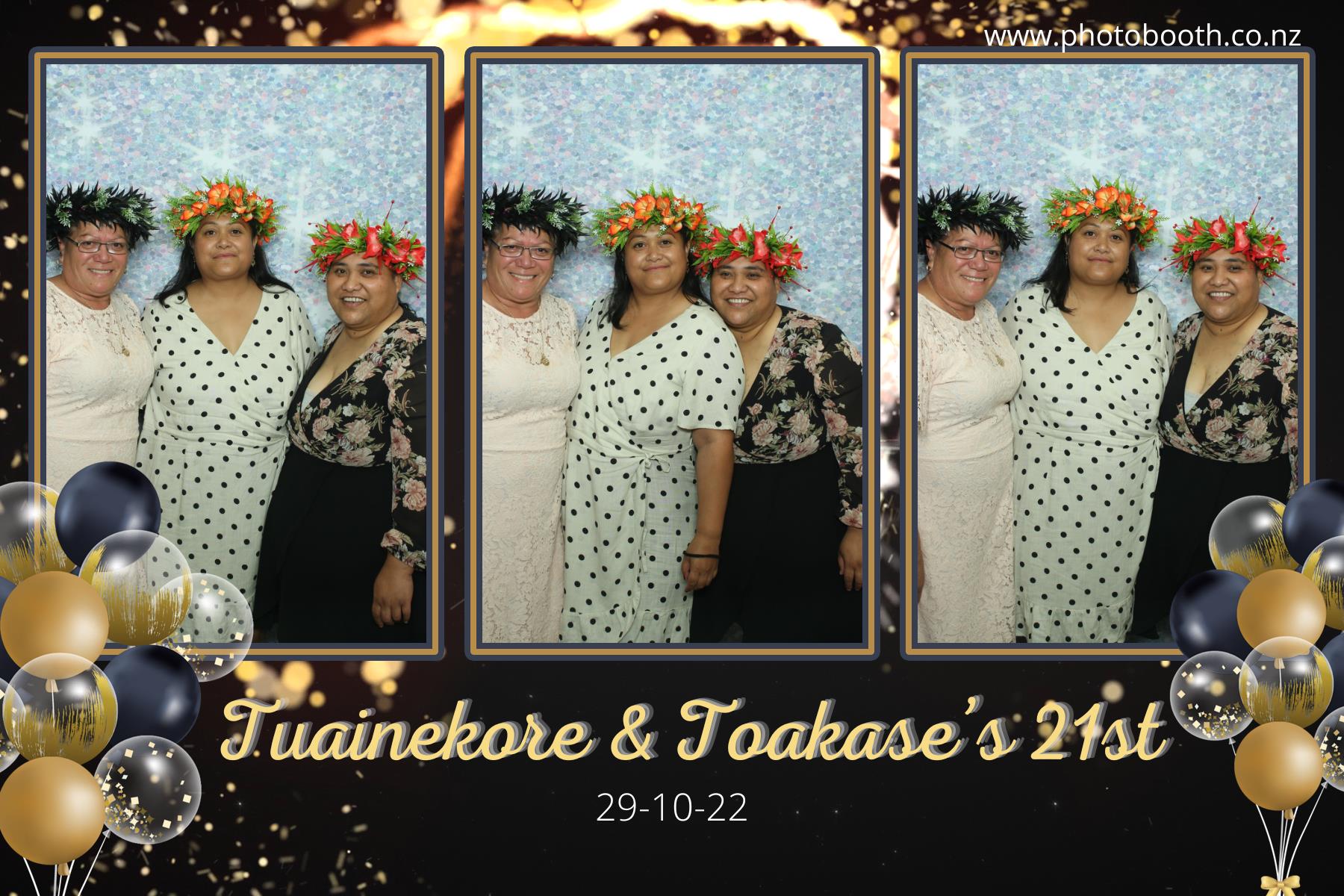 Twin's 21st Birthday | View more photos from the event at gallery.photobooth.co.nz/u/SelfieCentral/Twins-21st-Birthday