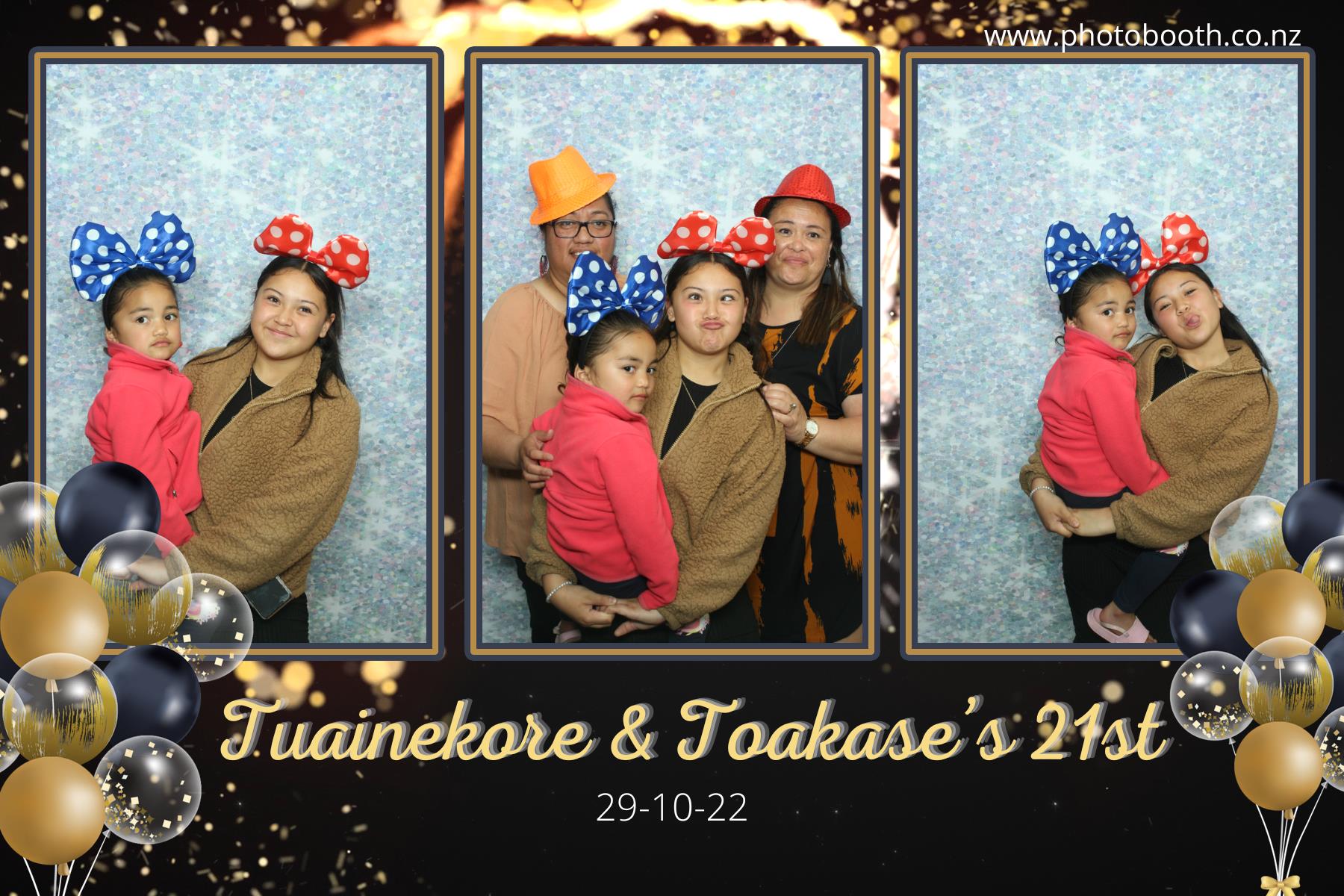 Twin's 21st Birthday | View more photos from the event at gallery.photobooth.co.nz/u/SelfieCentral/Twins-21st-Birthday