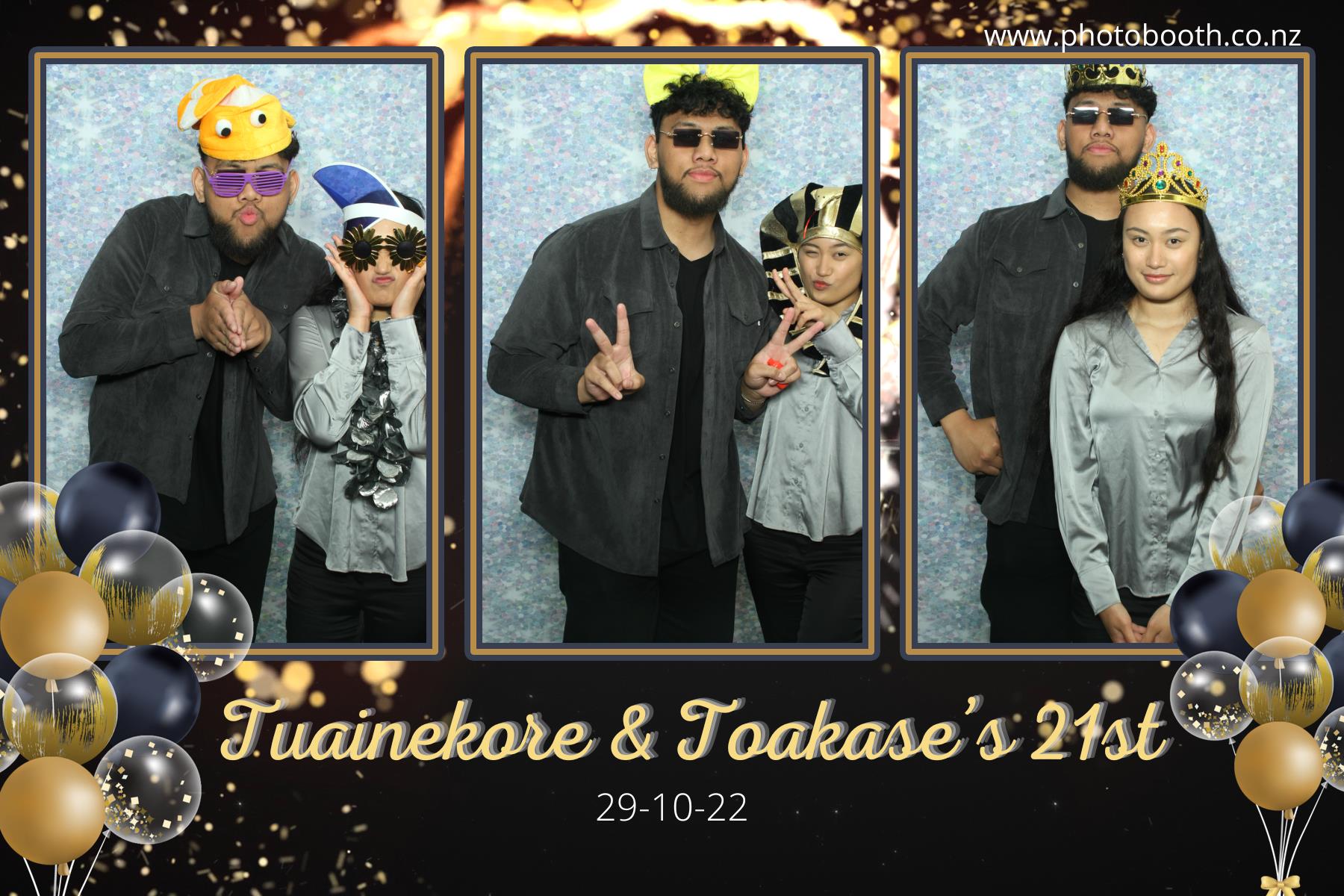 Twin's 21st Birthday | View more photos from the event at gallery.photobooth.co.nz/u/SelfieCentral/Twins-21st-Birthday
