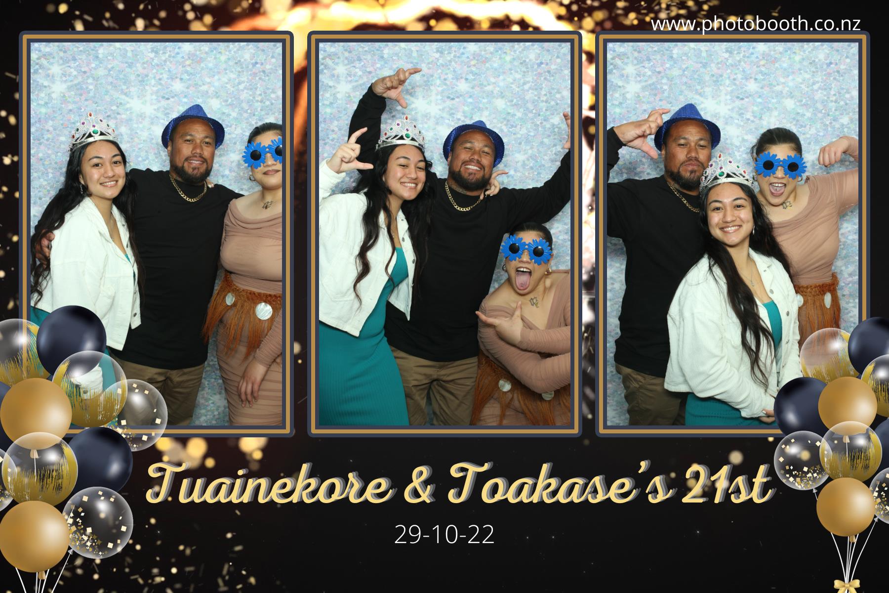 Twin's 21st Birthday | View more photos from the event at gallery.photobooth.co.nz/u/SelfieCentral/Twins-21st-Birthday