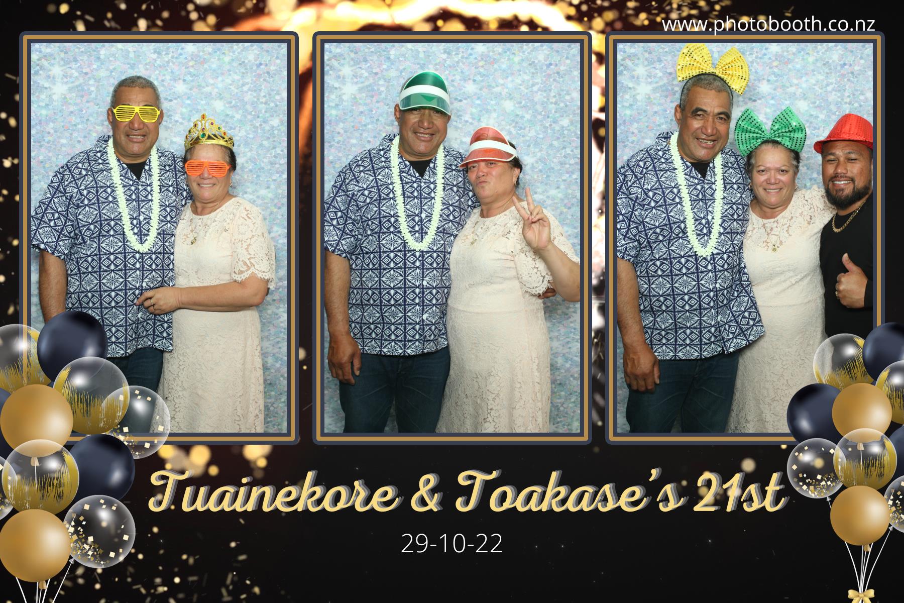 Twin's 21st Birthday | View more photos from the event at gallery.photobooth.co.nz/u/SelfieCentral/Twins-21st-Birthday