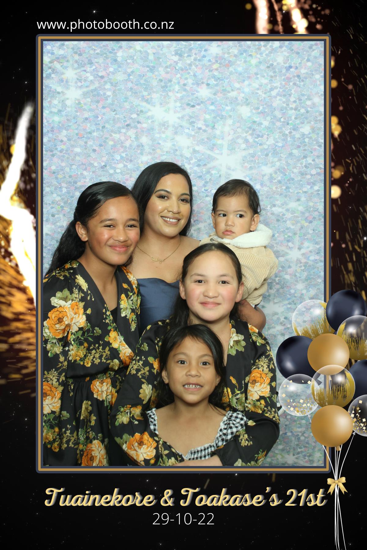 Twin's 21st Birthday | View more photos from the event at gallery.photobooth.co.nz/u/SelfieCentral/Twins-21st-Birthday