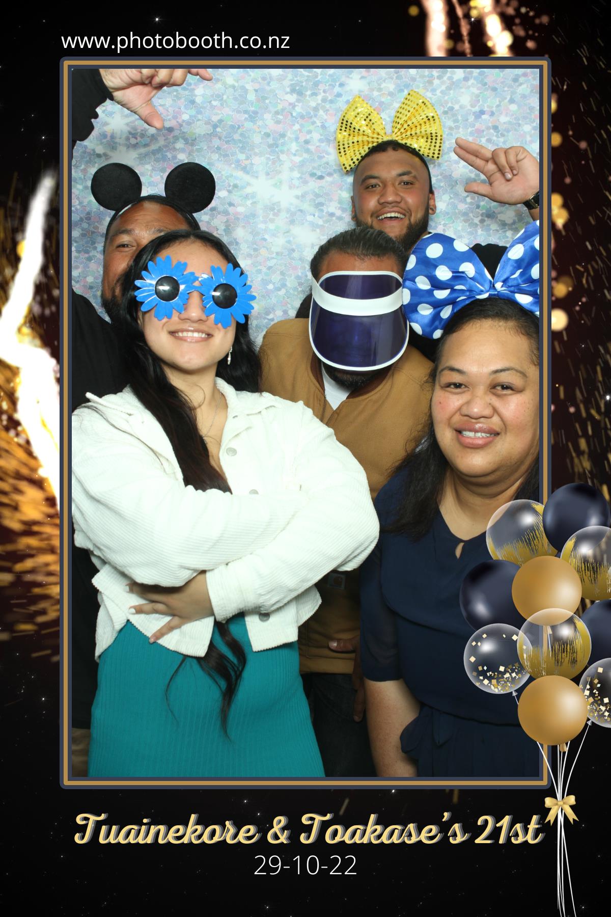Twin's 21st Birthday | View more photos from the event at gallery.photobooth.co.nz/u/SelfieCentral/Twins-21st-Birthday