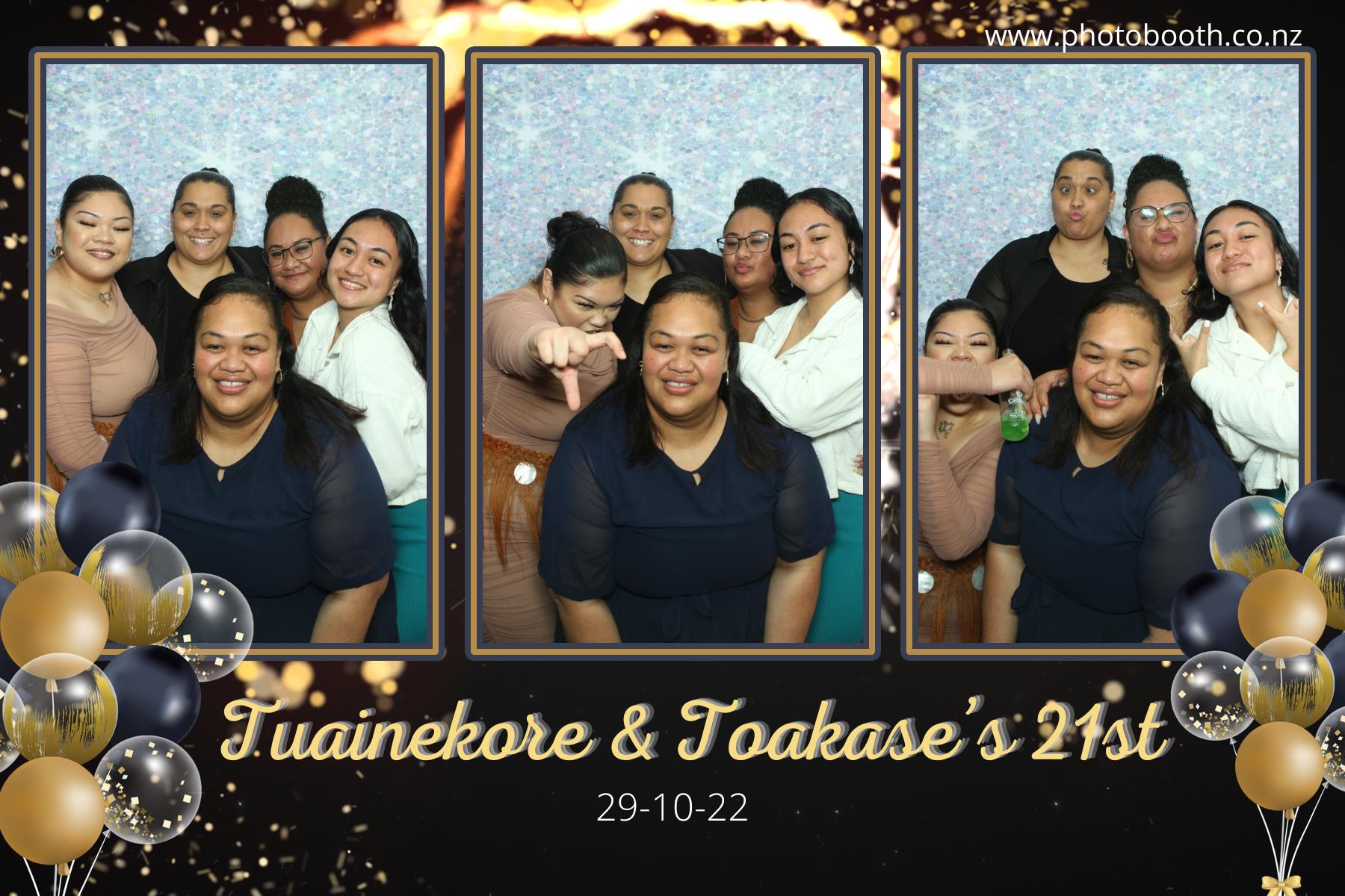 Twin's 21st Birthday | View more photos from the event at gallery.photobooth.co.nz/u/SelfieCentral/Twins-21st-Birthday