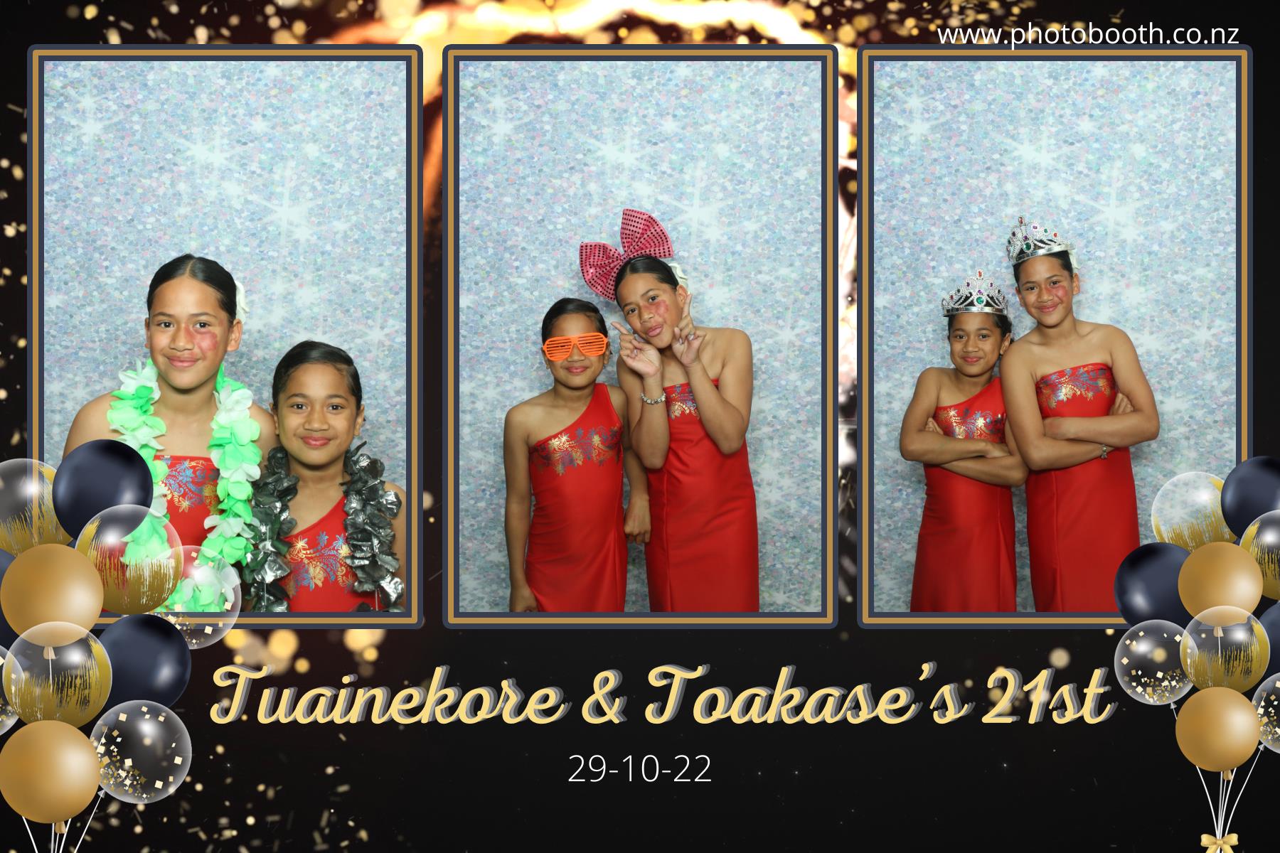 Twin's 21st Birthday | View more photos from the event at gallery.photobooth.co.nz/u/SelfieCentral/Twins-21st-Birthday