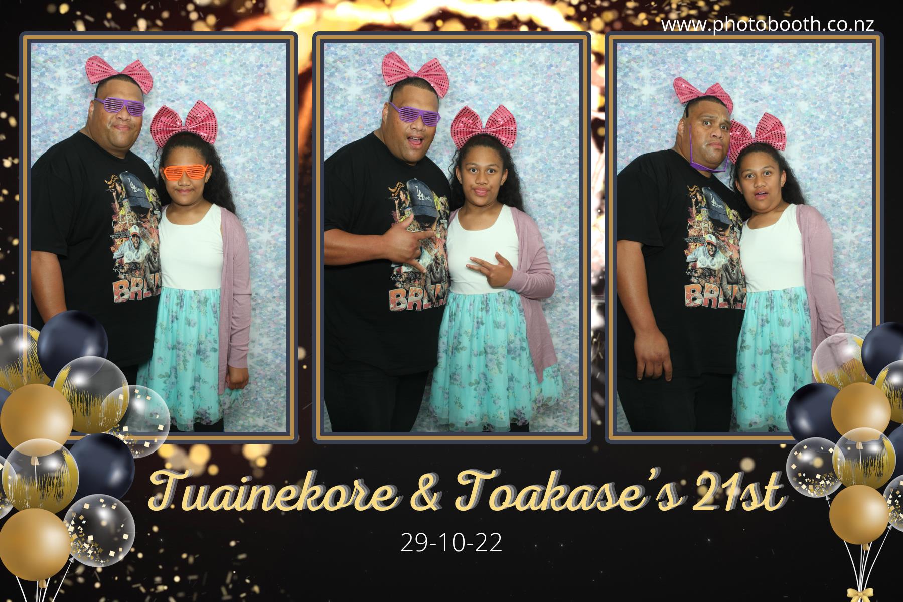 Twin's 21st Birthday | View more photos from the event at gallery.photobooth.co.nz/u/SelfieCentral/Twins-21st-Birthday