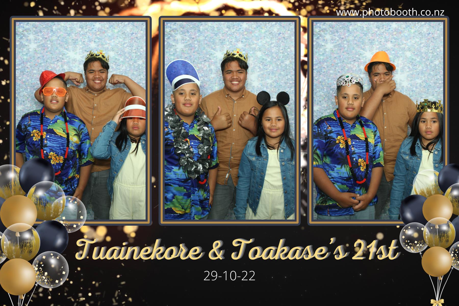 Twin's 21st Birthday | View more photos from the event at gallery.photobooth.co.nz/u/SelfieCentral/Twins-21st-Birthday