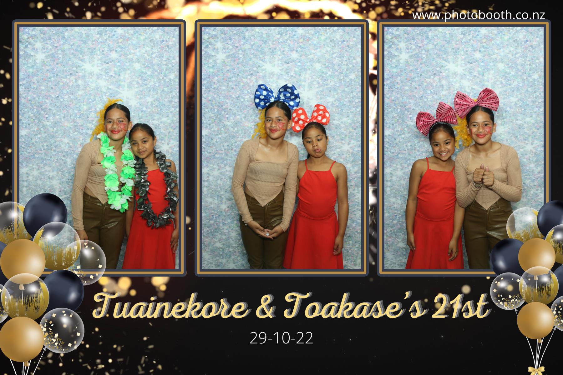 Twin's 21st Birthday | View more photos from the event at gallery.photobooth.co.nz/u/SelfieCentral/Twins-21st-Birthday