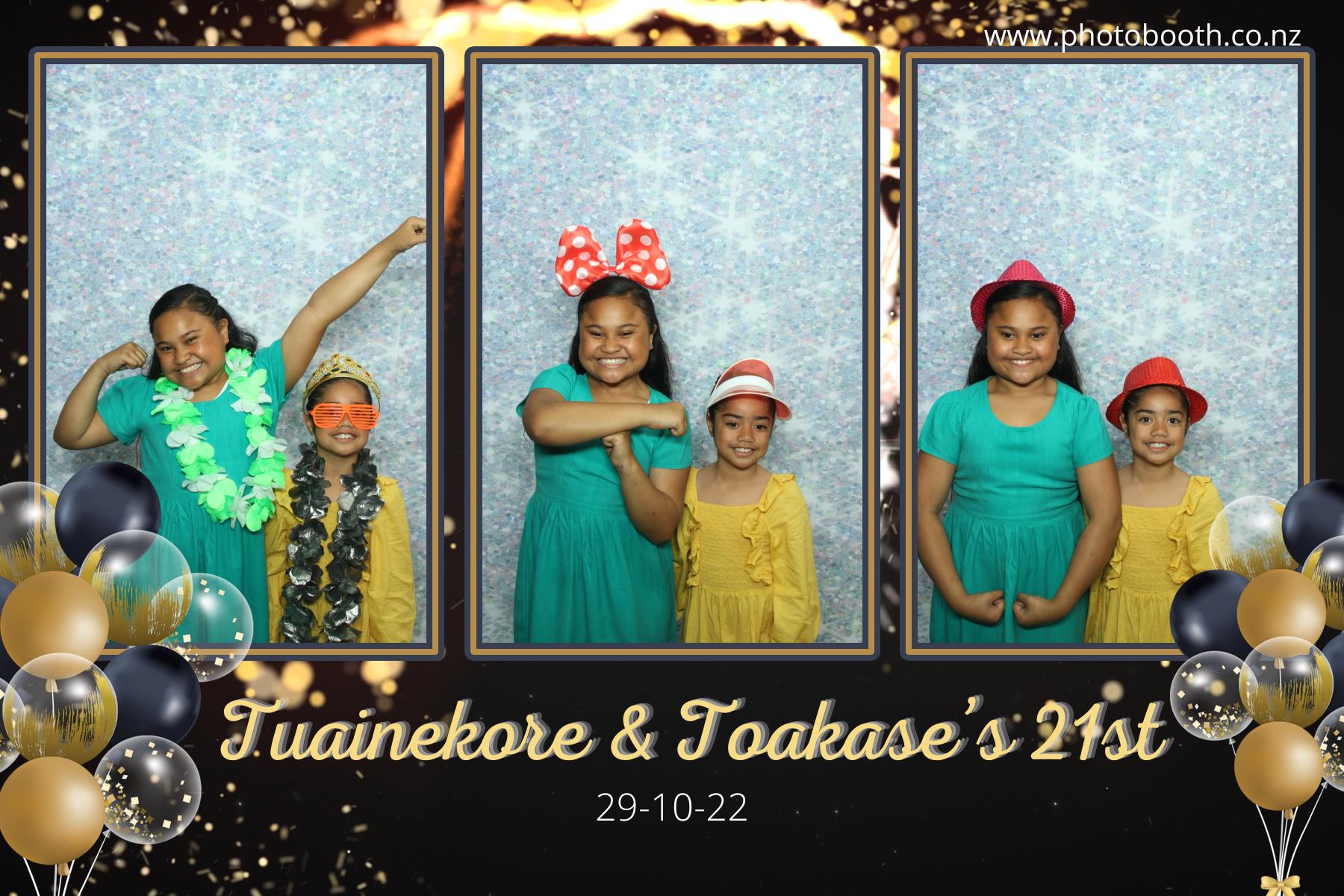 Twin's 21st Birthday | View more photos from the event at gallery.photobooth.co.nz/u/SelfieCentral/Twins-21st-Birthday