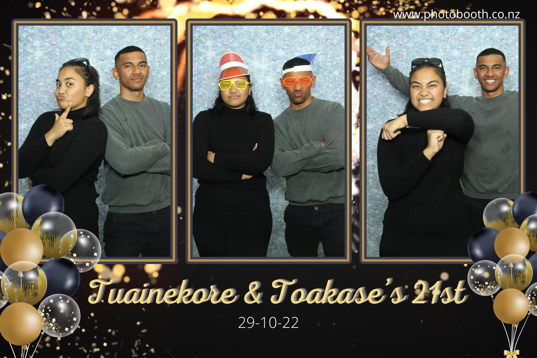 Twin's 21st Birthday | View more photos from the event at gallery.photobooth.co.nz/u/SelfieCentral/Twins-21st-Birthday