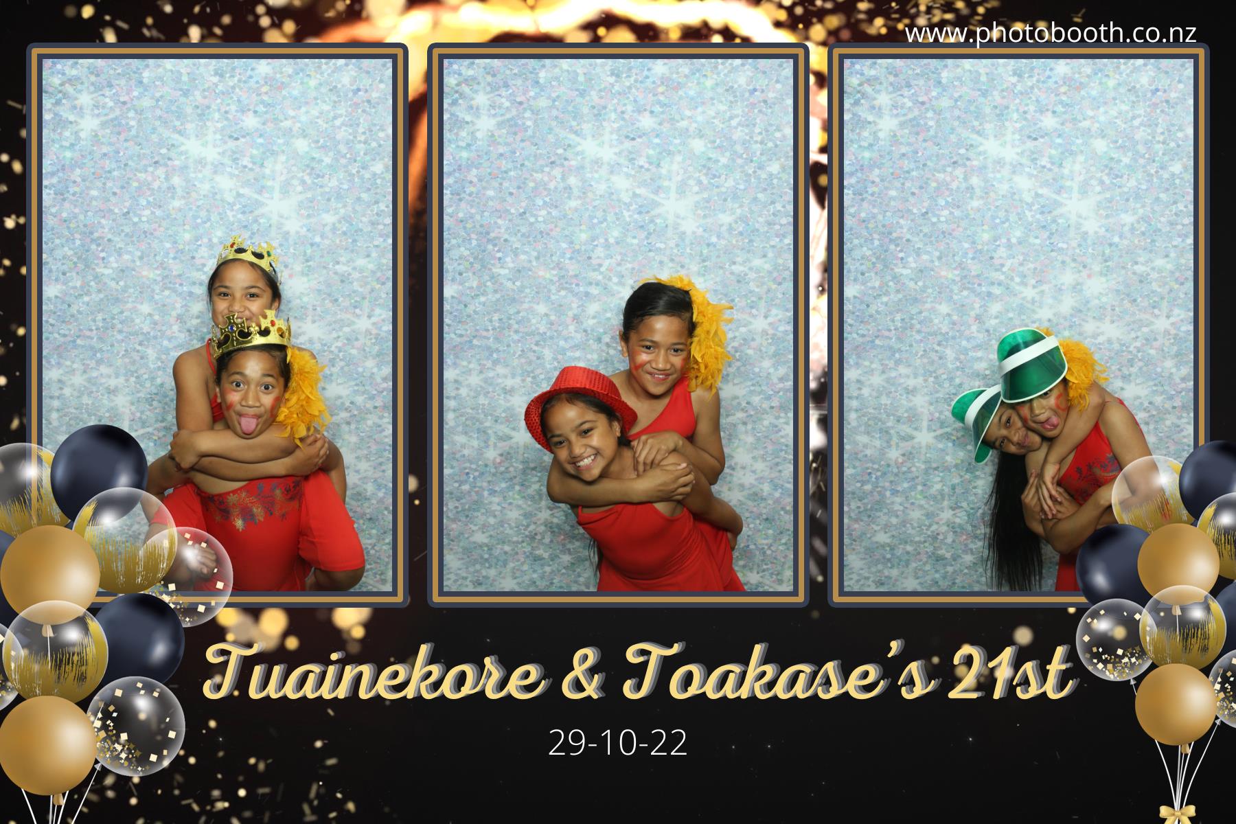 Twin's 21st Birthday | View more photos from the event at gallery.photobooth.co.nz/u/SelfieCentral/Twins-21st-Birthday