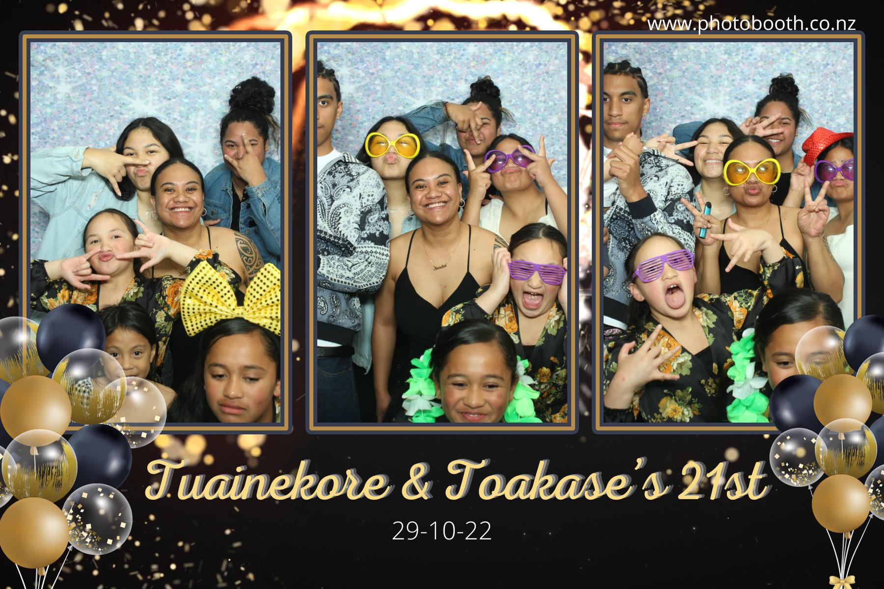 Twin's 21st Birthday | View more photos from the event at gallery.photobooth.co.nz/u/SelfieCentral/Twins-21st-Birthday