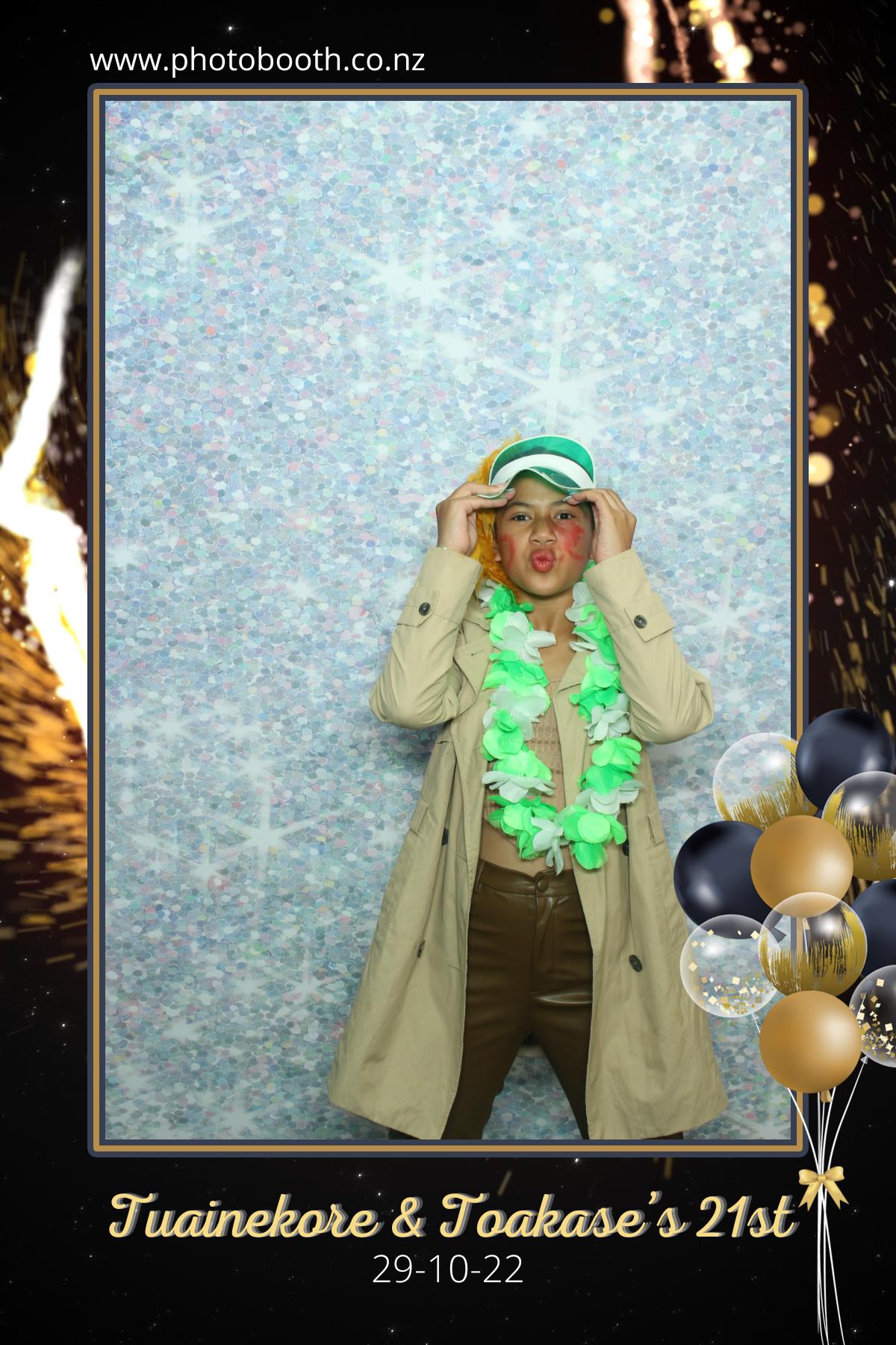Twin's 21st Birthday | View more photos from the event at gallery.photobooth.co.nz/u/SelfieCentral/Twins-21st-Birthday