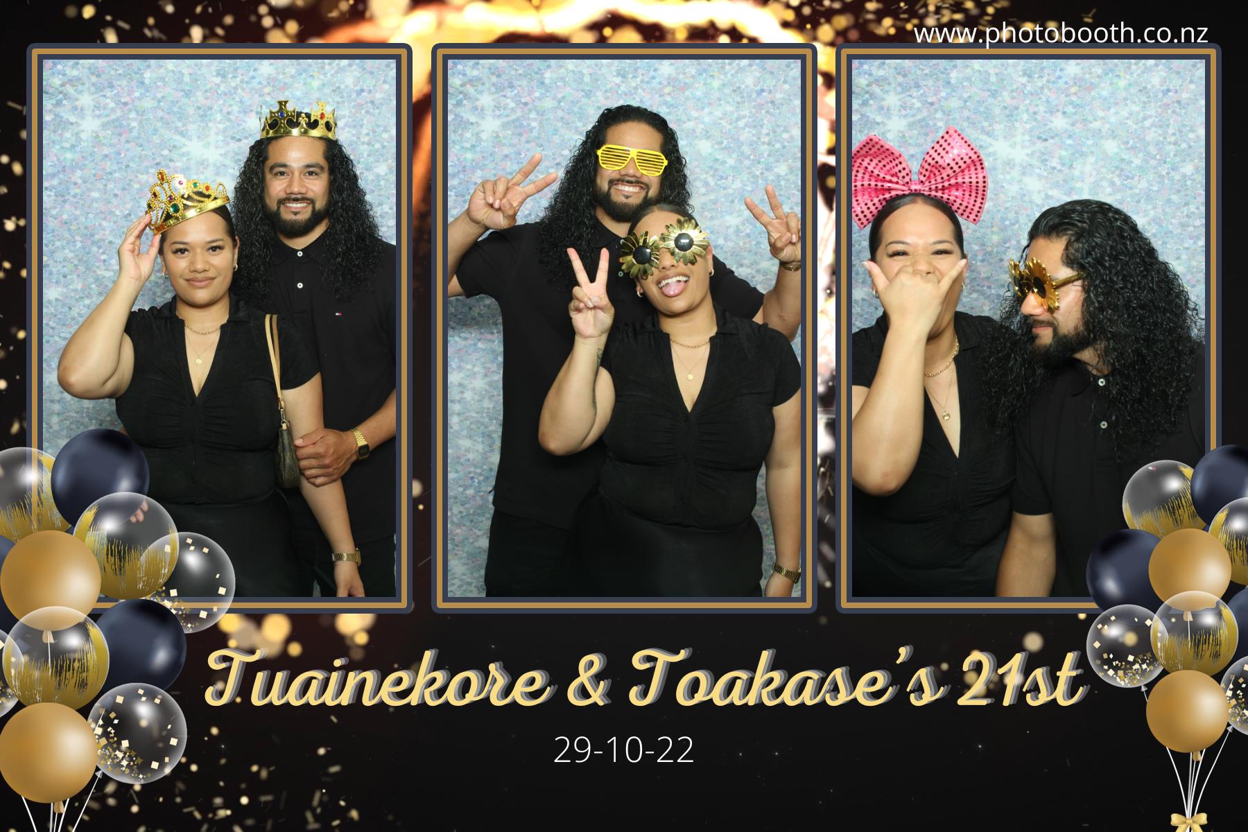 Twin's 21st Birthday | View more photos from the event at gallery.photobooth.co.nz/u/SelfieCentral/Twins-21st-Birthday