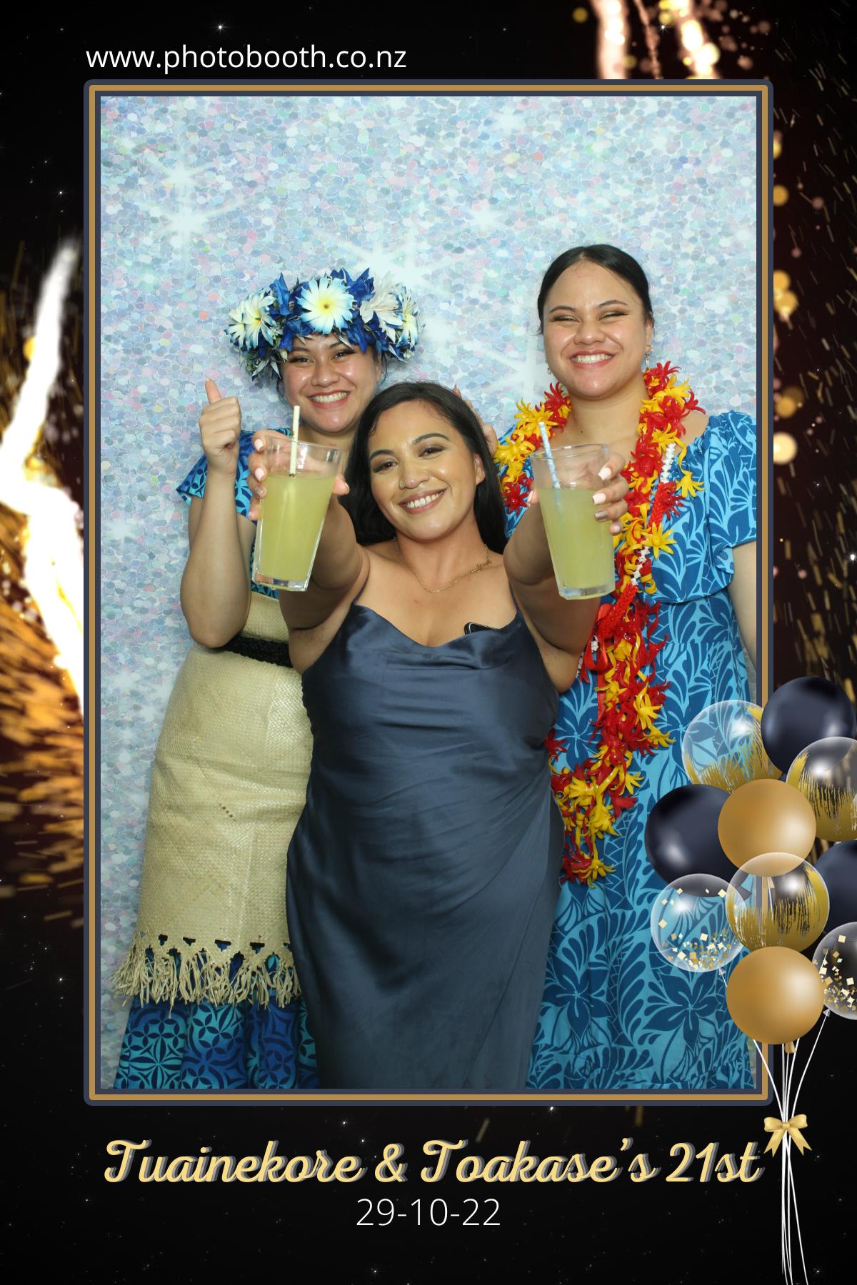 Twin's 21st Birthday | View more photos from the event at gallery.photobooth.co.nz/u/SelfieCentral/Twins-21st-Birthday