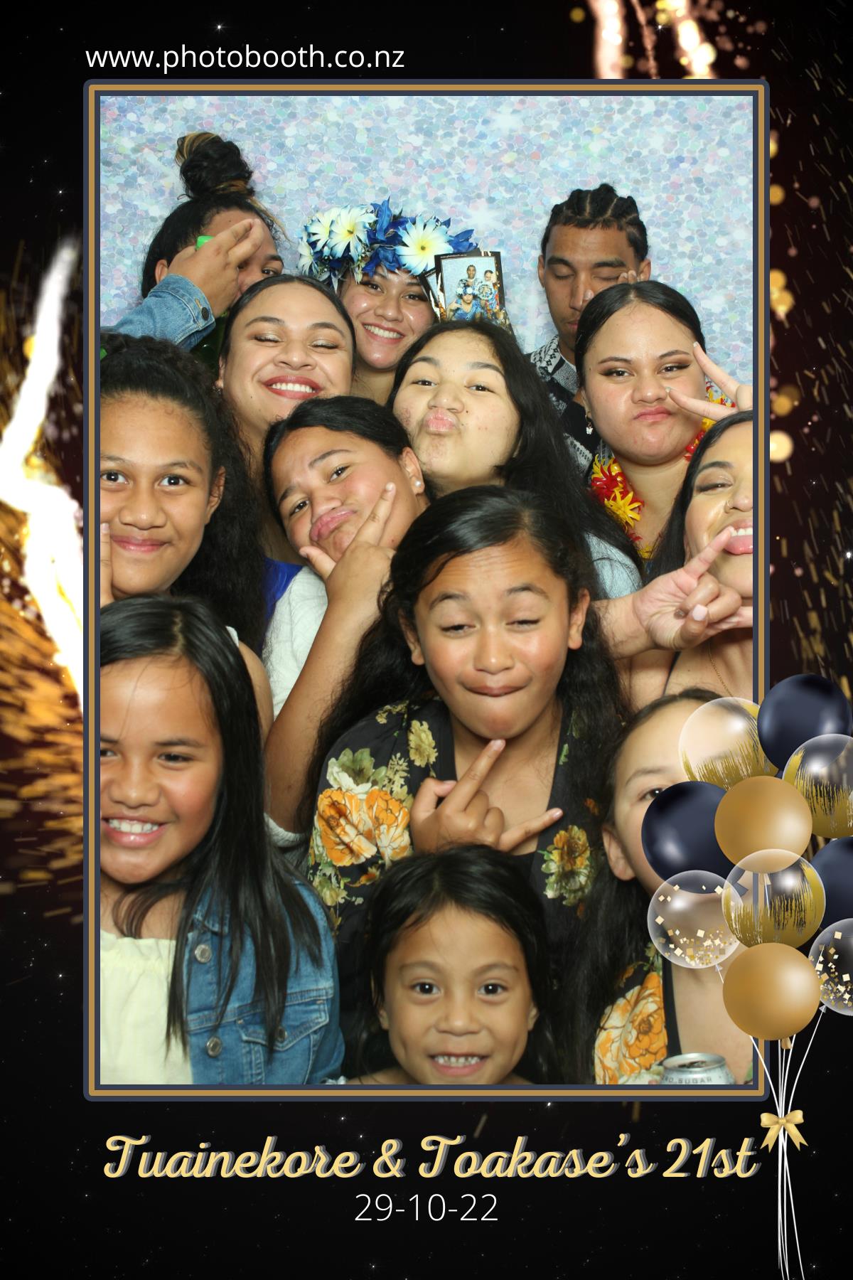 Twin's 21st Birthday | View more photos from the event at gallery.photobooth.co.nz/u/SelfieCentral/Twins-21st-Birthday