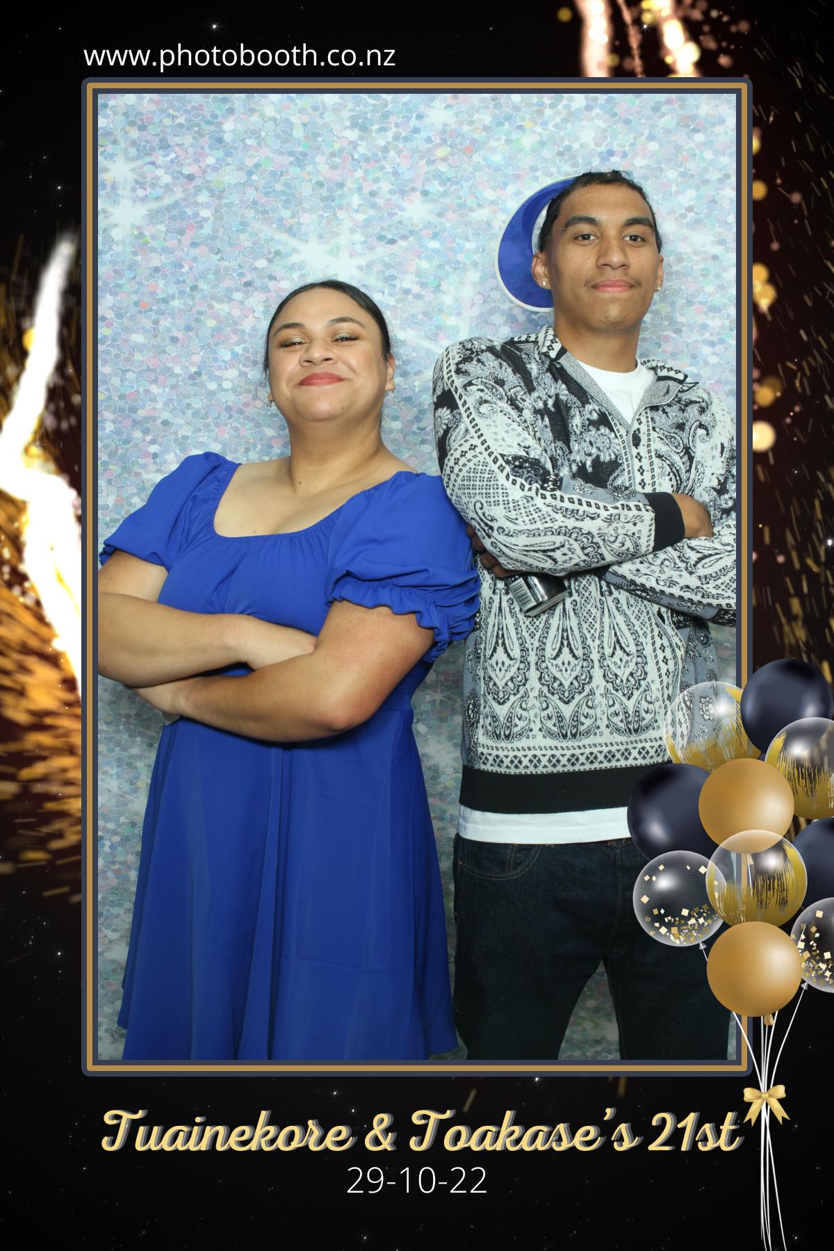 Twin's 21st Birthday | View more photos from the event at gallery.photobooth.co.nz/u/SelfieCentral/Twins-21st-Birthday