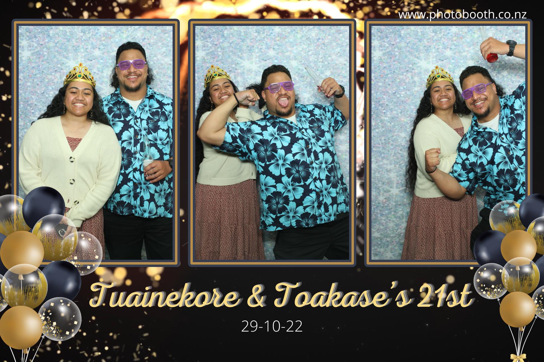 Twin's 21st Birthday | View more photos from the event at gallery.photobooth.co.nz/u/SelfieCentral/Twins-21st-Birthday