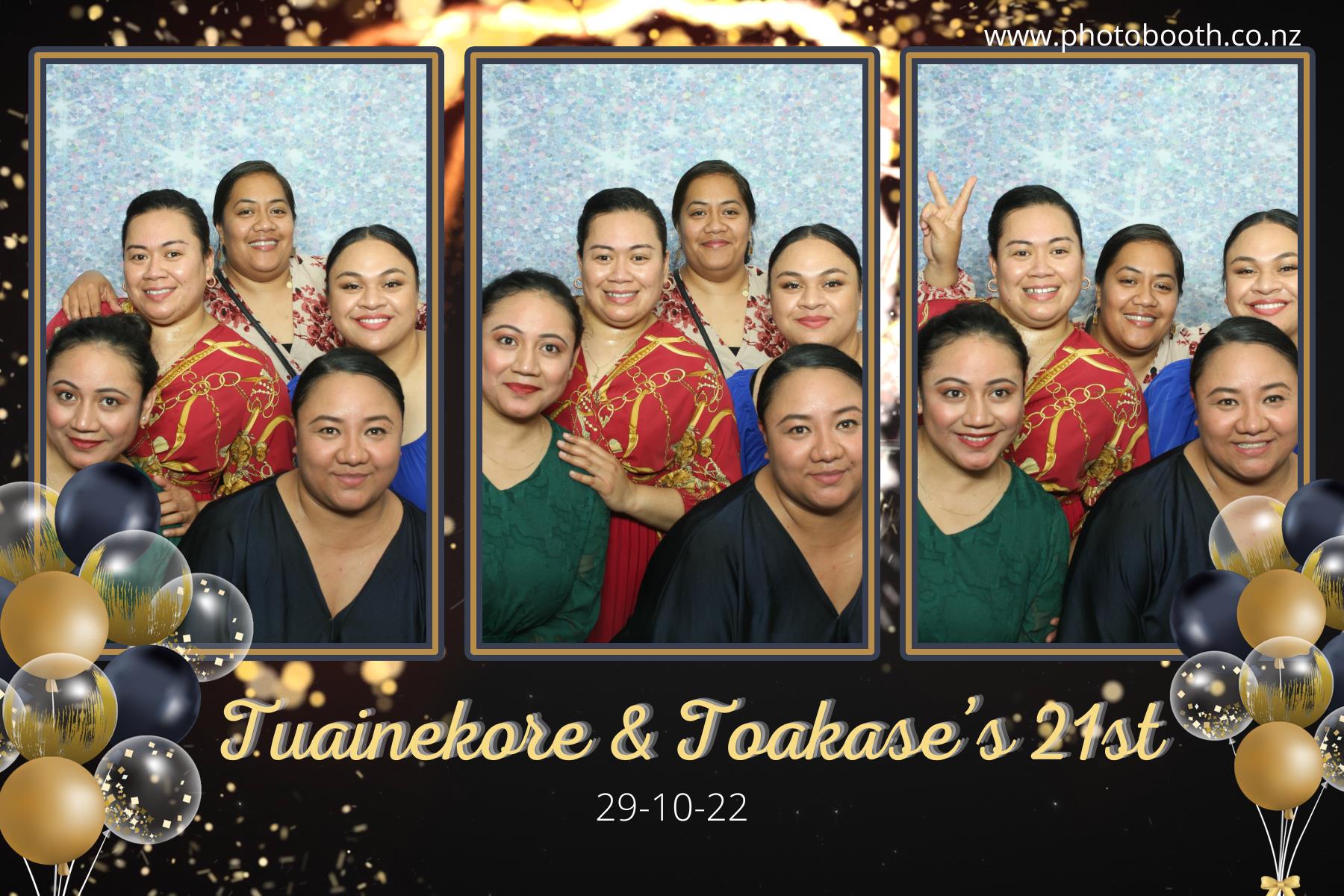 Twin's 21st Birthday | View more photos from the event at gallery.photobooth.co.nz/u/SelfieCentral/Twins-21st-Birthday