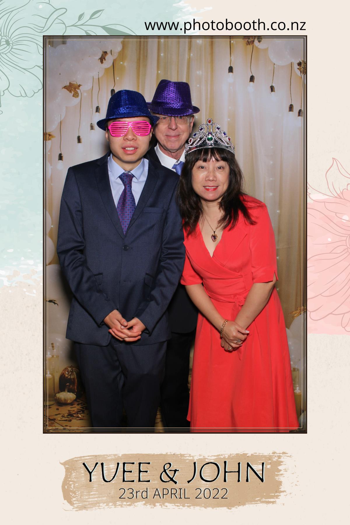 Yuee & John's Wedding | View more photos from the event at gallery.photobooth.co.nz/u/SelfieCentral/Yuee-Johns-Wedding
