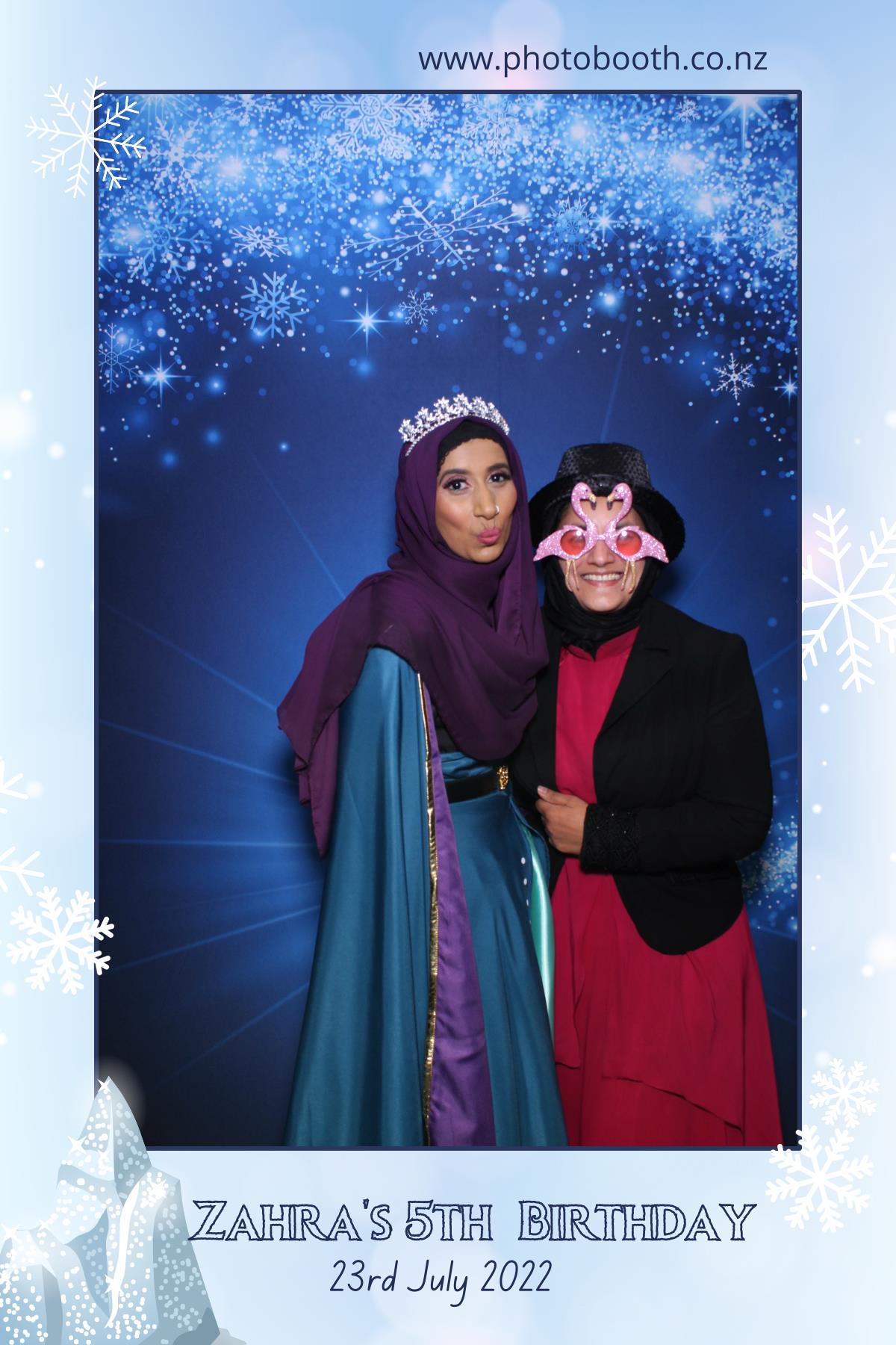 Zahra's 5th Frozen Birthday Party | View more photos from the event at gallery.photobooth.co.nz/u/SelfieCentral/Zahras-5th-Frozen-Birthday-Party