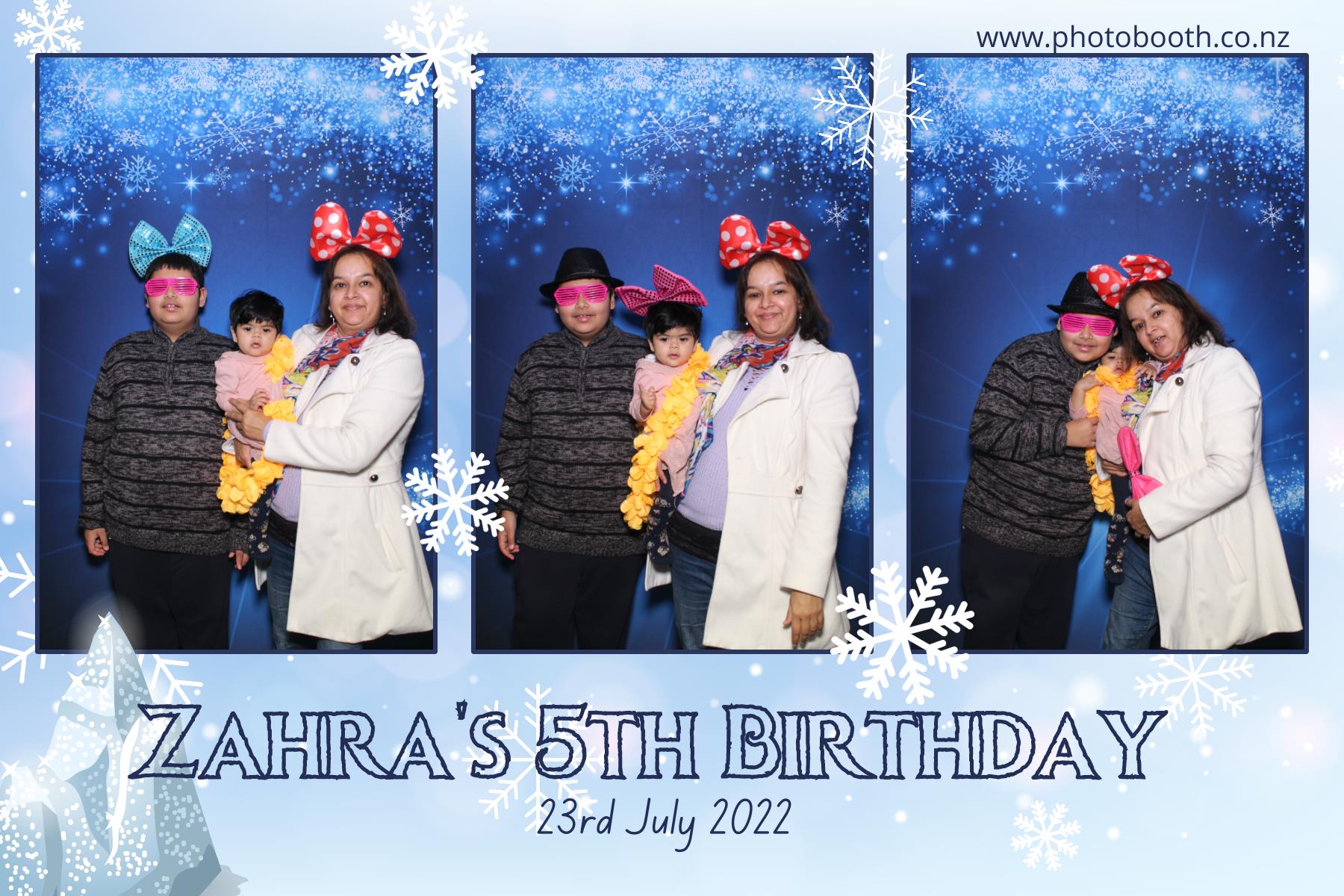 Zahra's 5th Frozen Birthday Party | View more photos from the event at gallery.photobooth.co.nz/u/SelfieCentral/Zahras-5th-Frozen-Birthday-Party